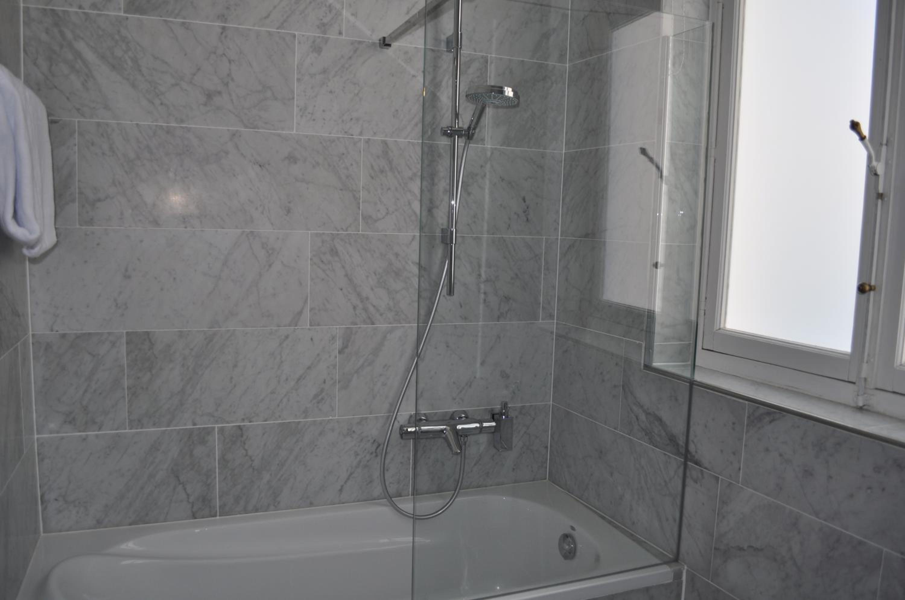 Family Room (4 Adults)