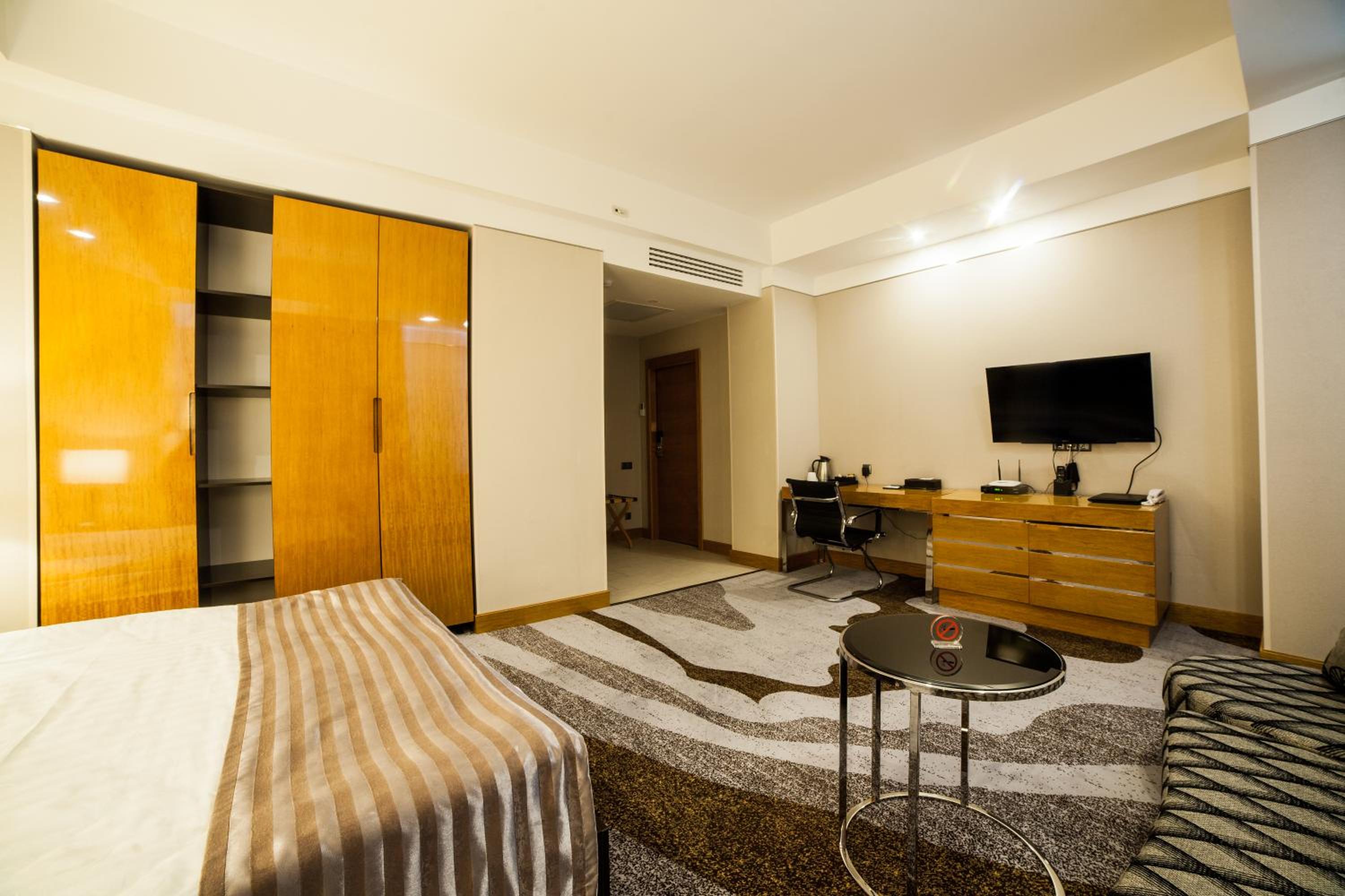 Junior Suite (2 Adults)