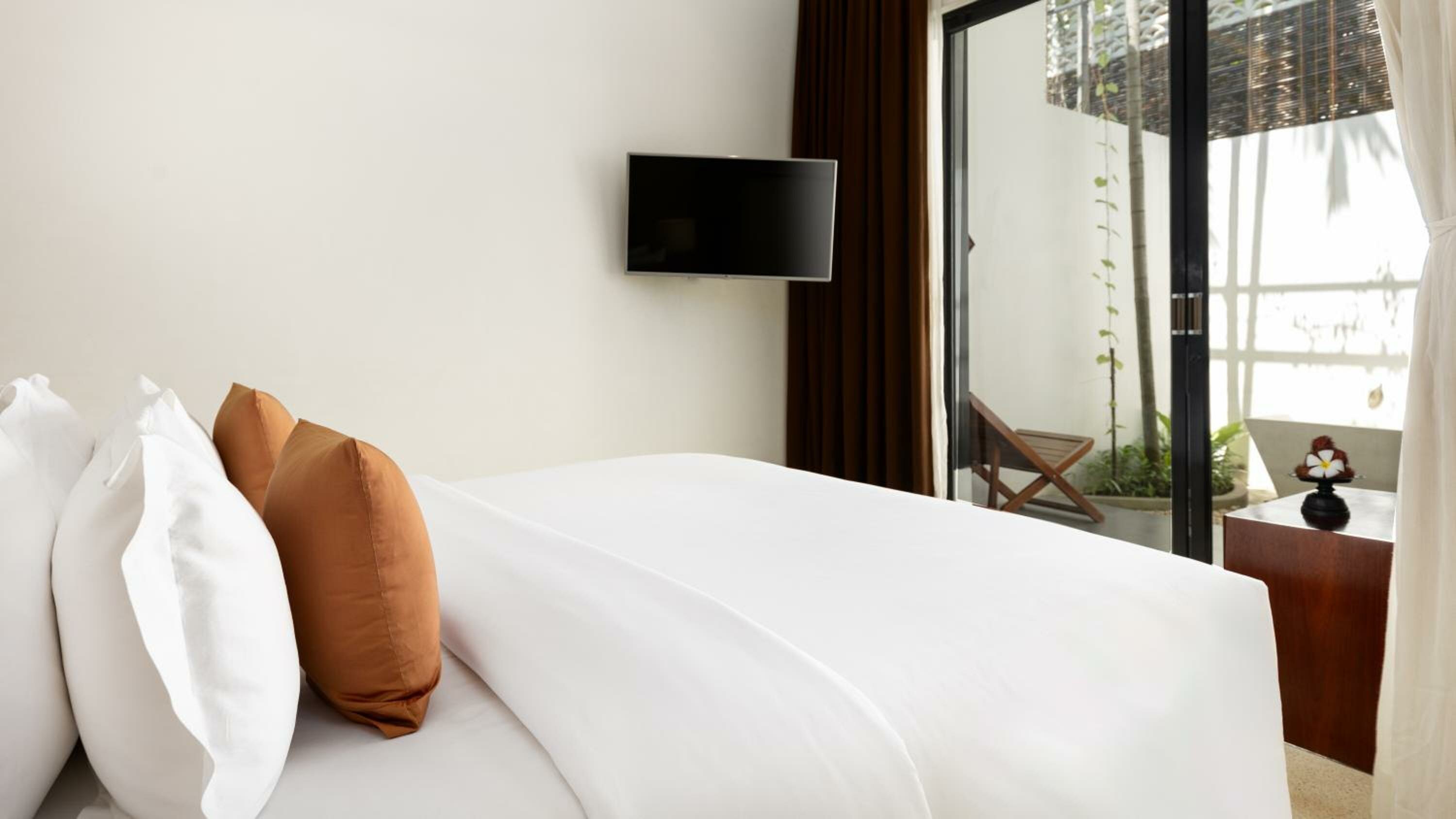 Junior Suite Outdoor Bathtub