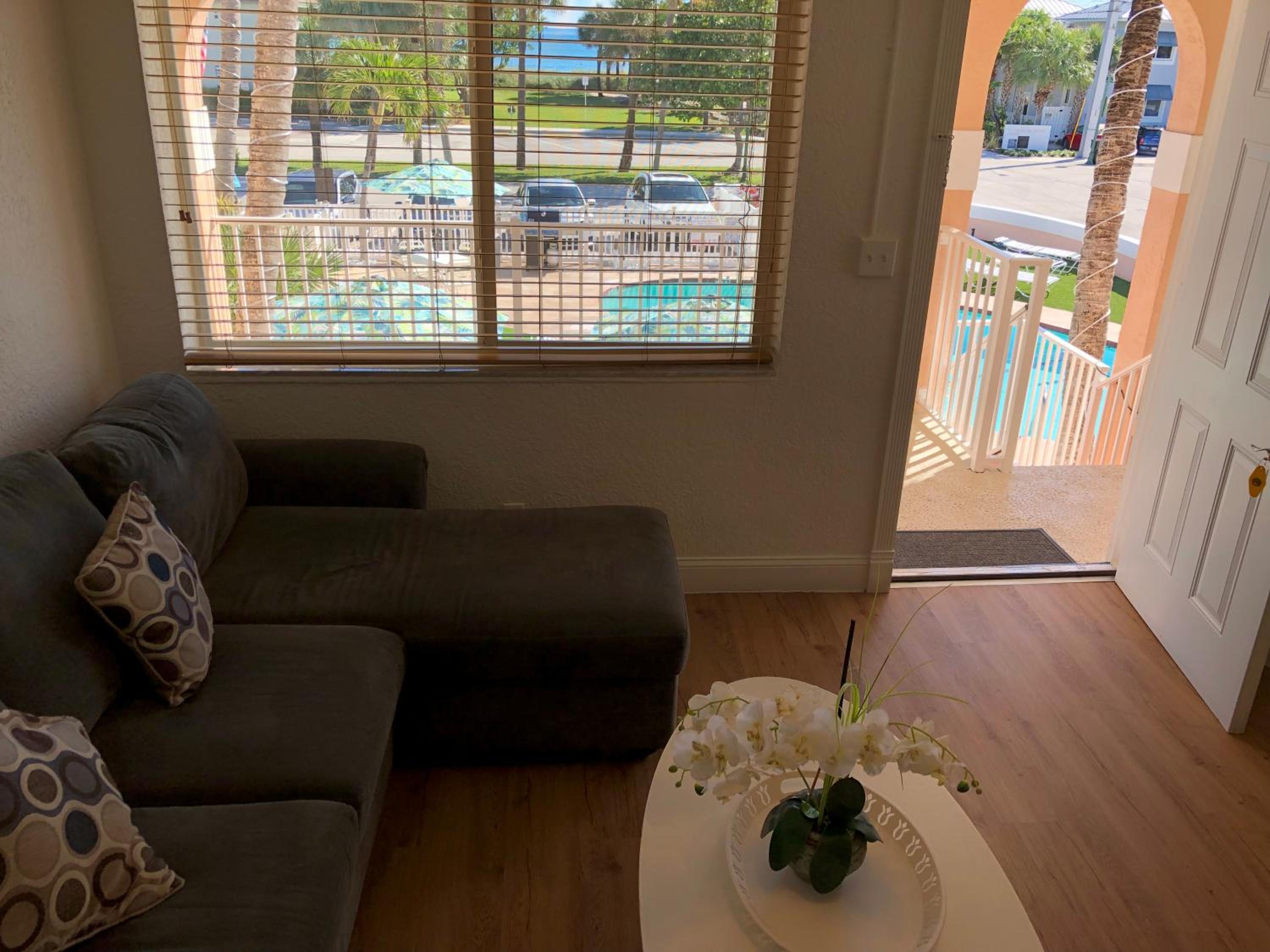 One Bedroom King Suite - Partial Ocean View 