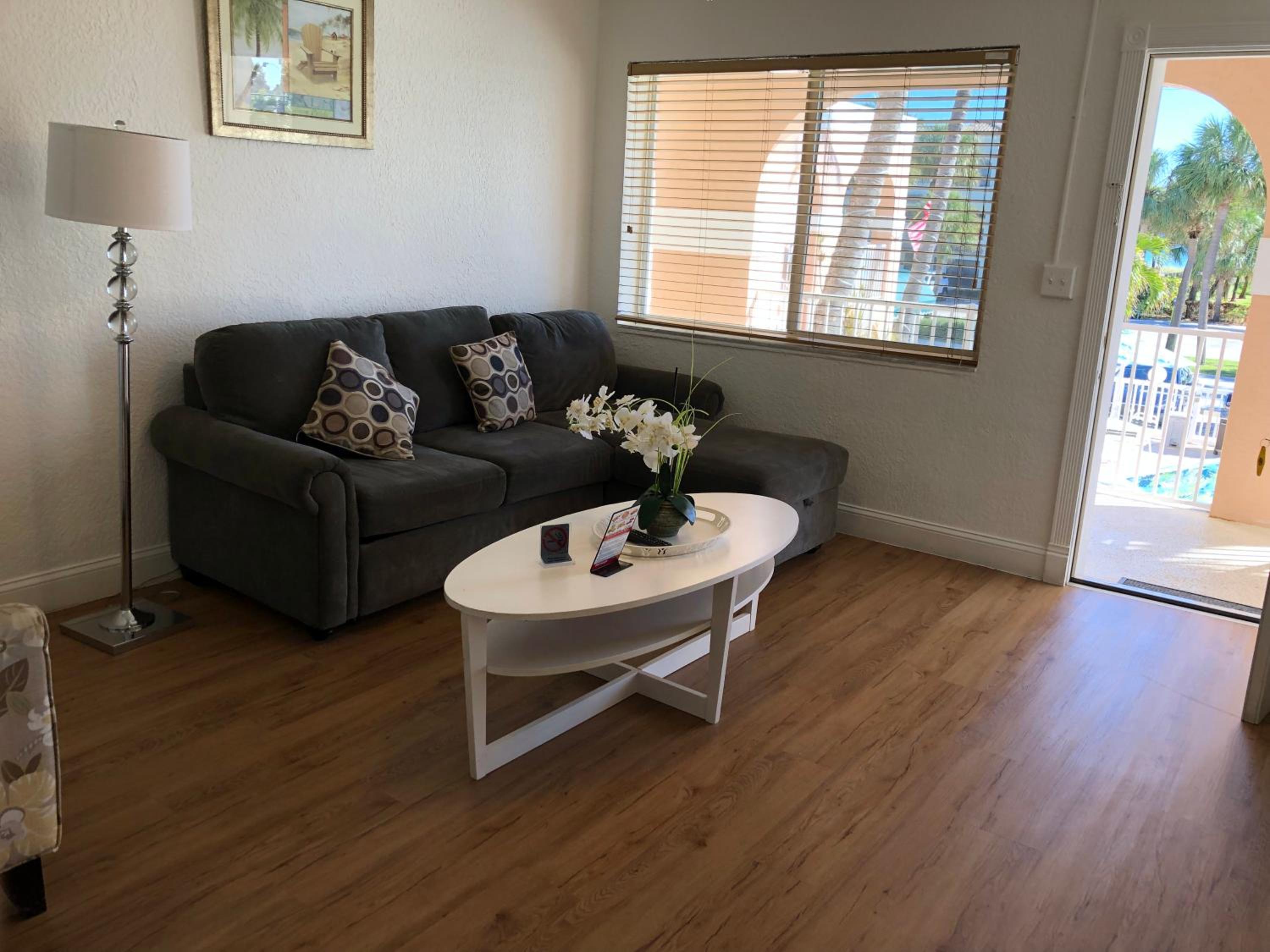 One Bedroom King Suite - Partial Ocean View 