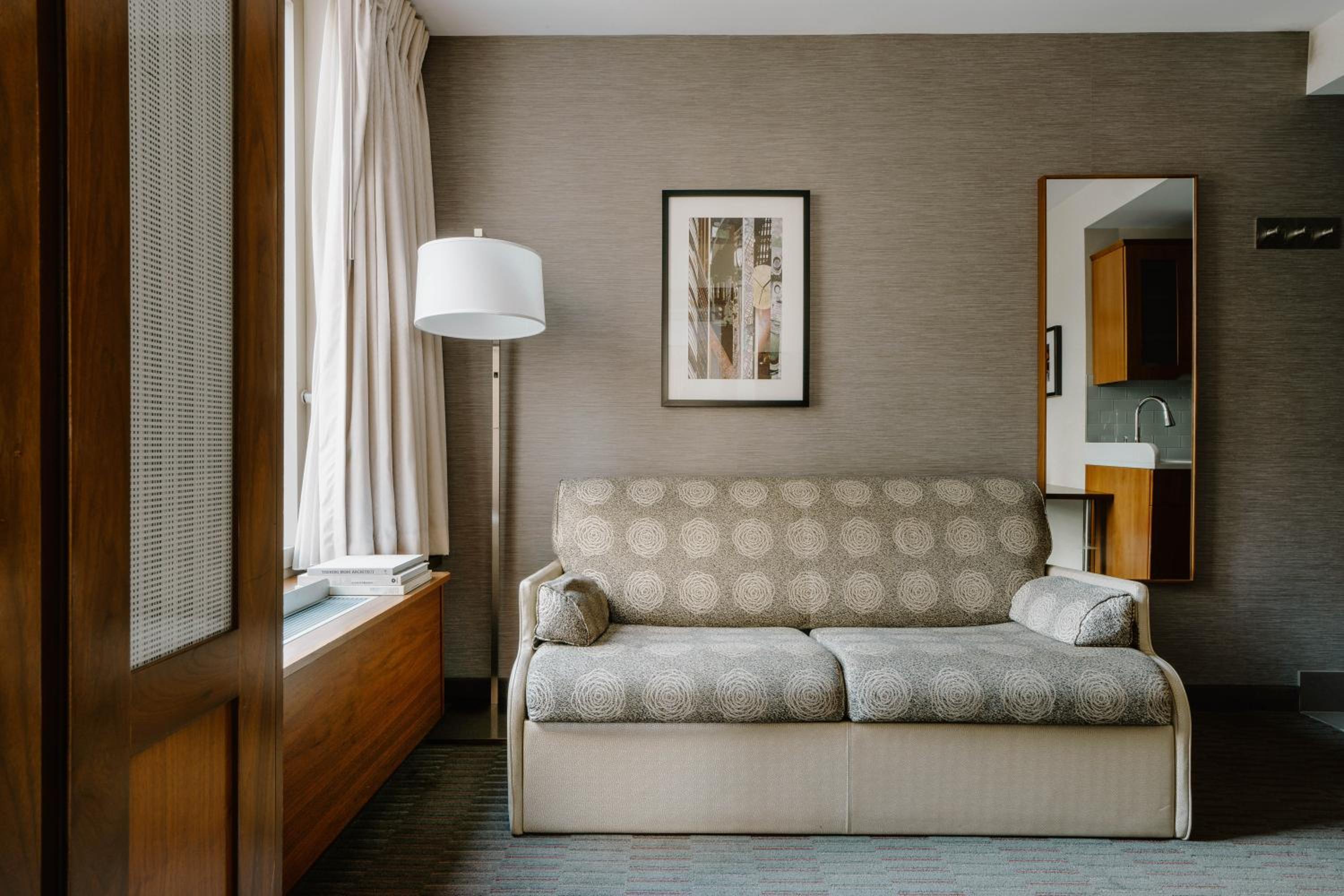 One-Bedroom Suite With Kitchenette 