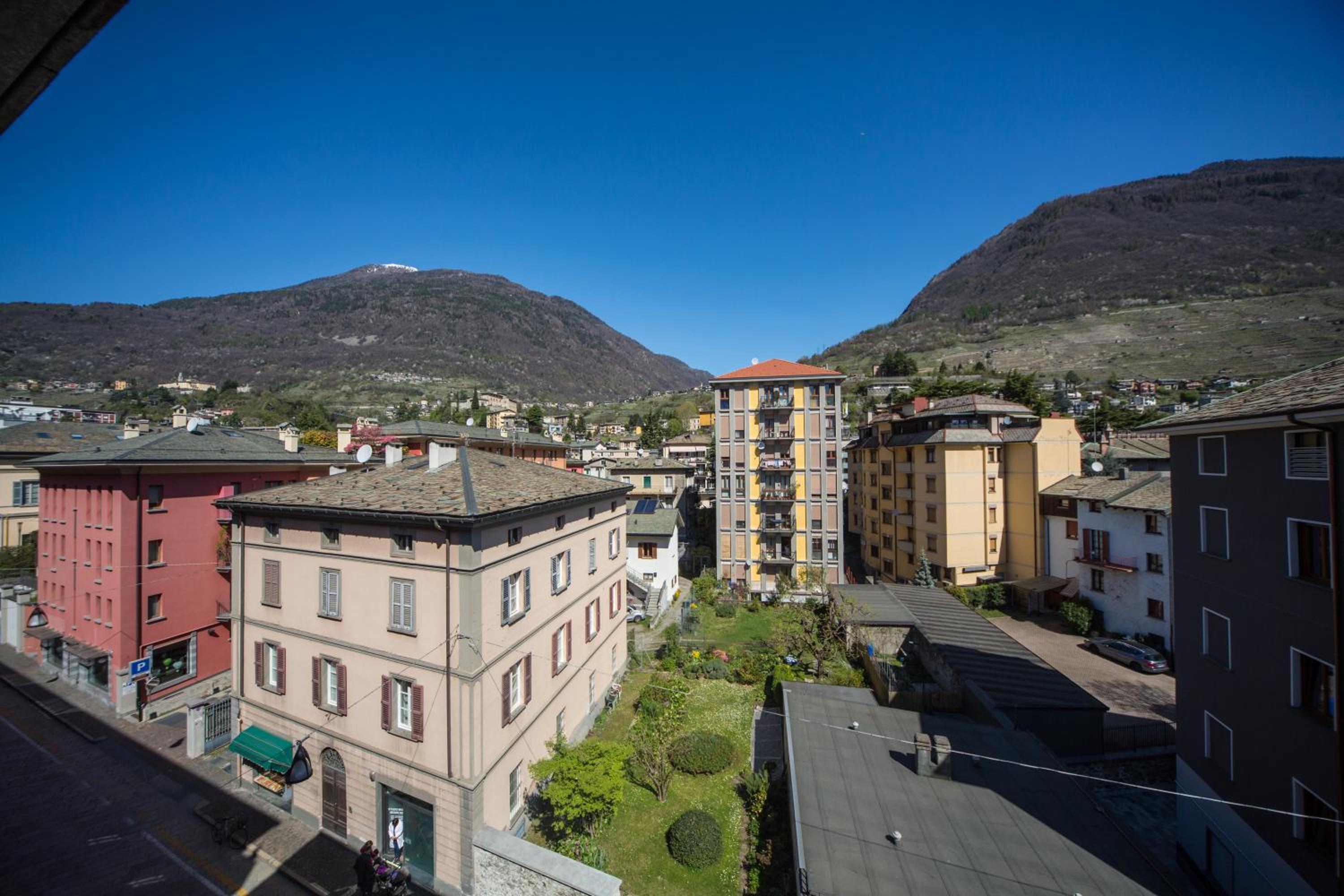 One-Bedroom Apartment (4 Adults)