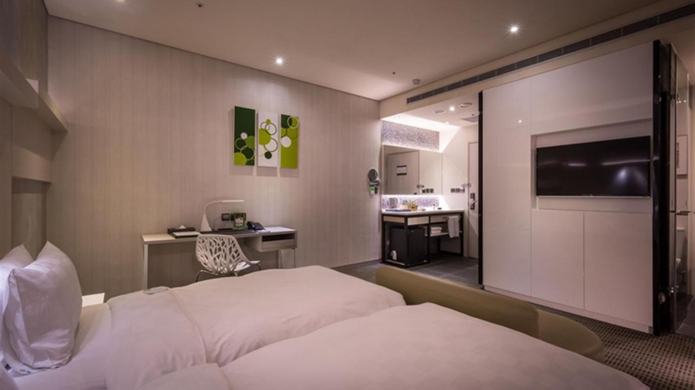 Vogue Twin Room without Window (basement)