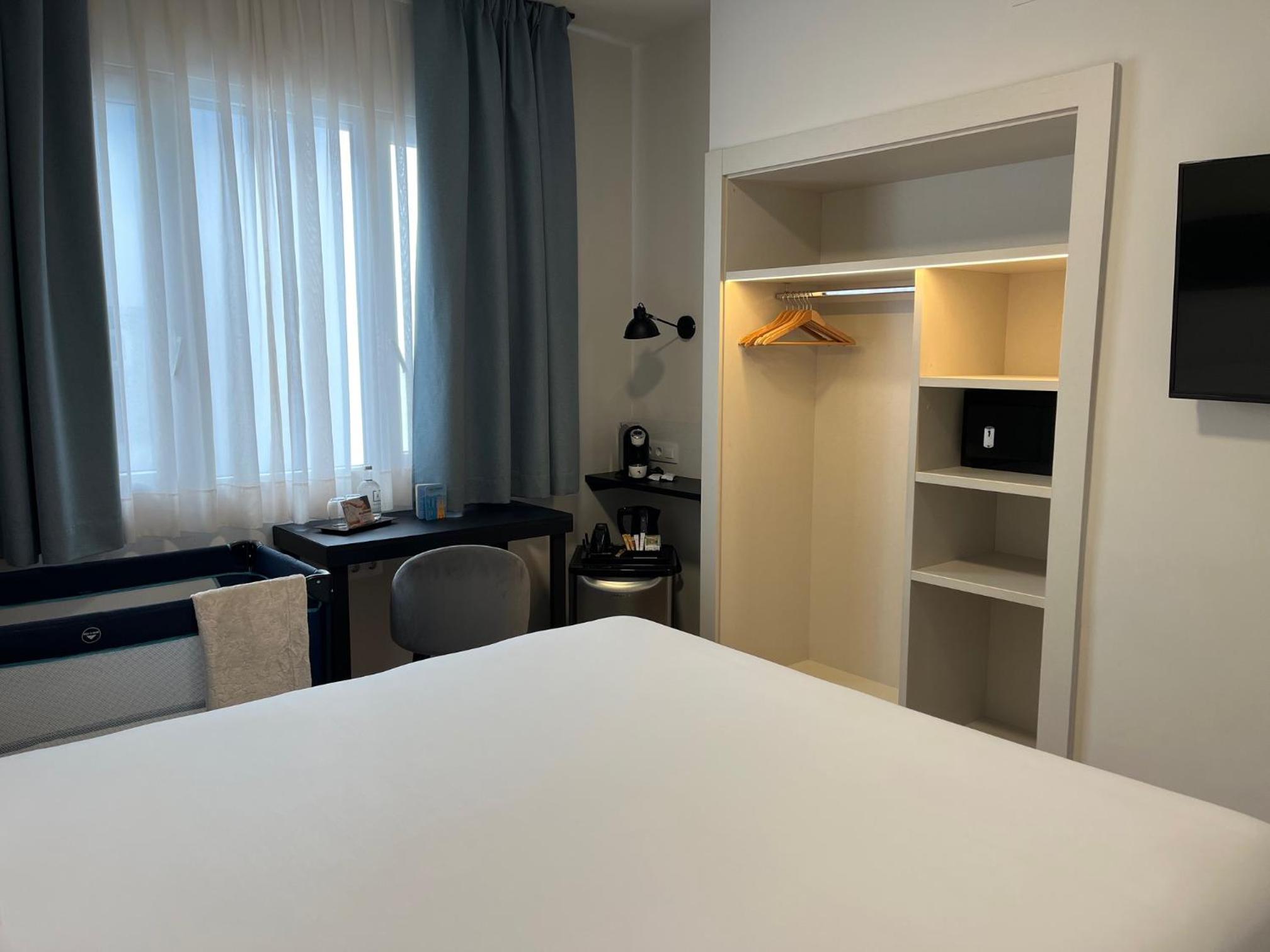 Triple Room (2 Adults + 1 Child)