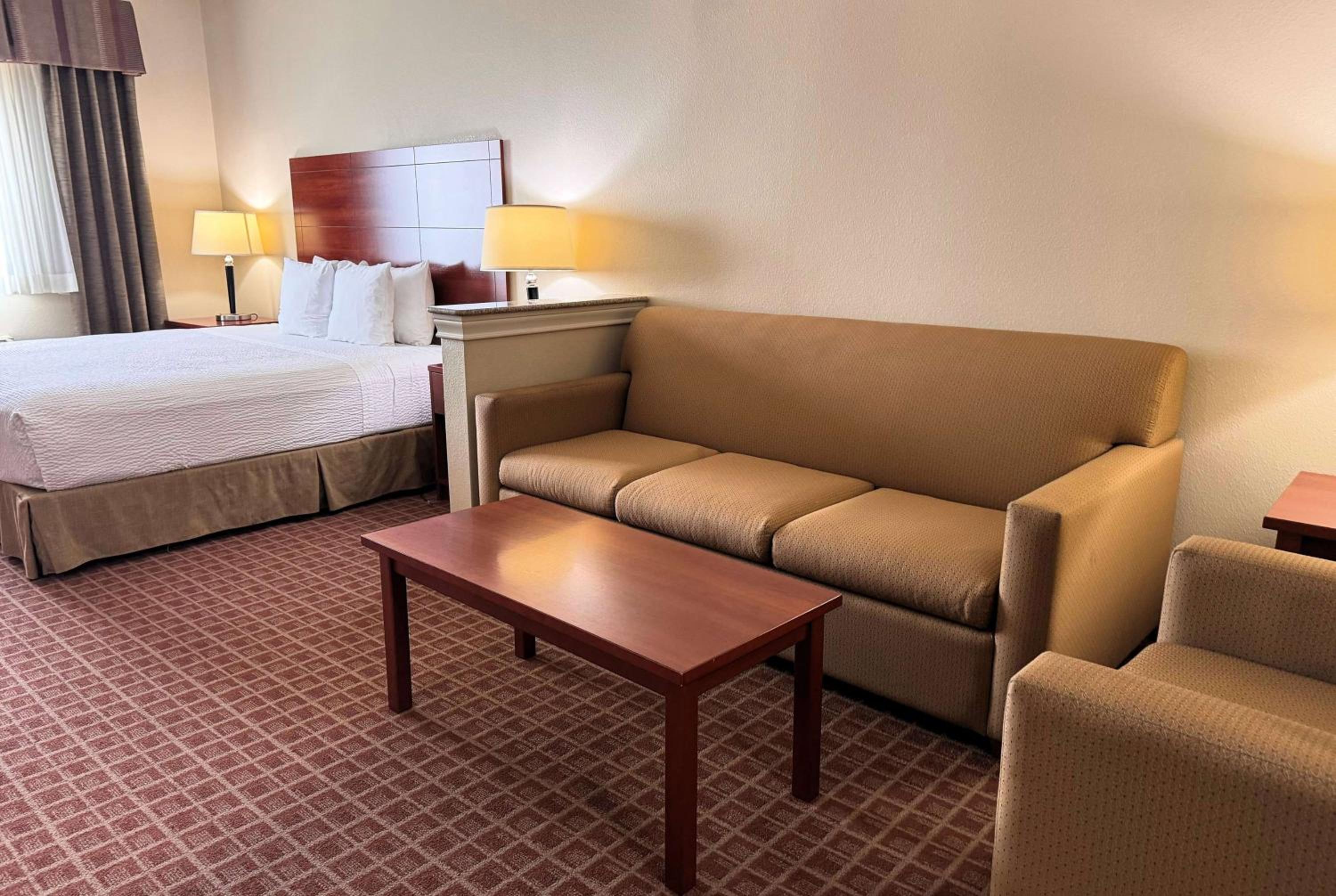 King Suite with Sofa Bed - Non-Smoking