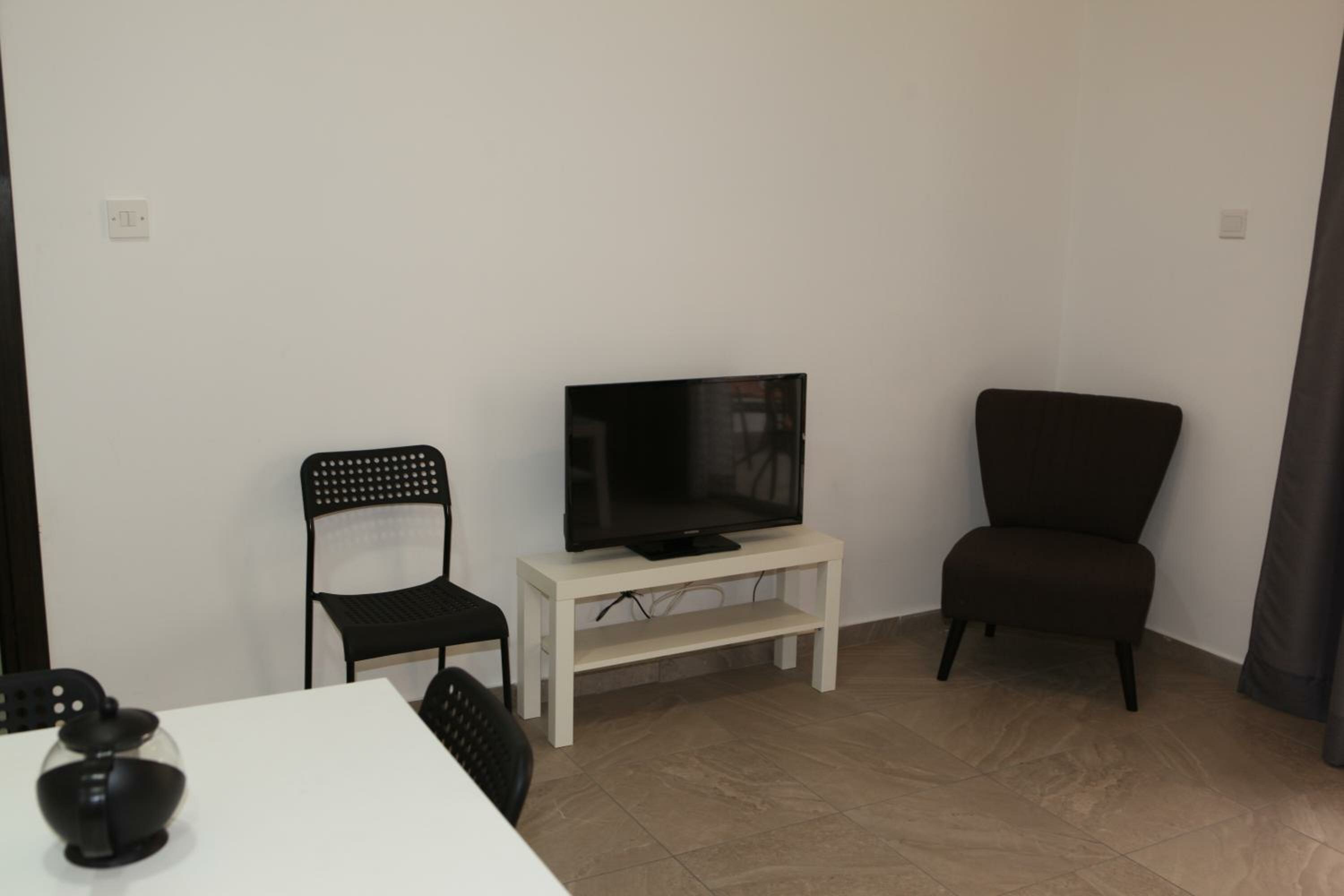 Superior One-Bedroom Apartment