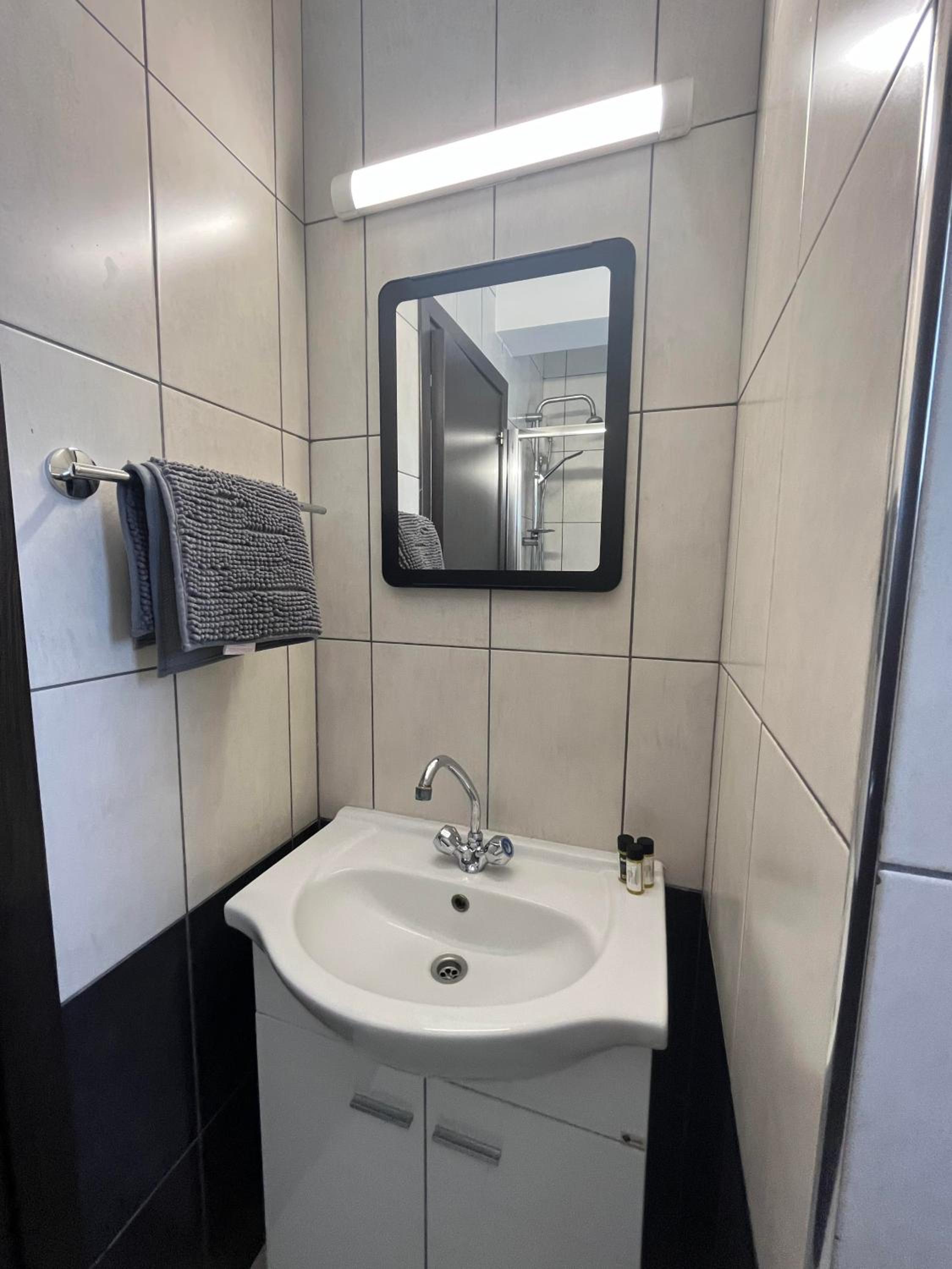 Superior One-Bedroom Apartment