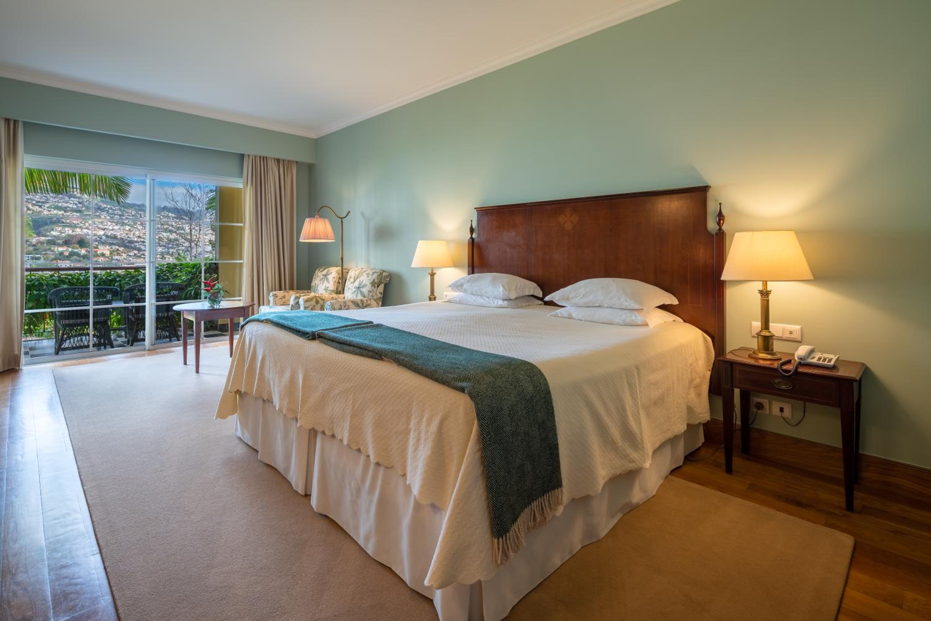 Botanical Premium Suite