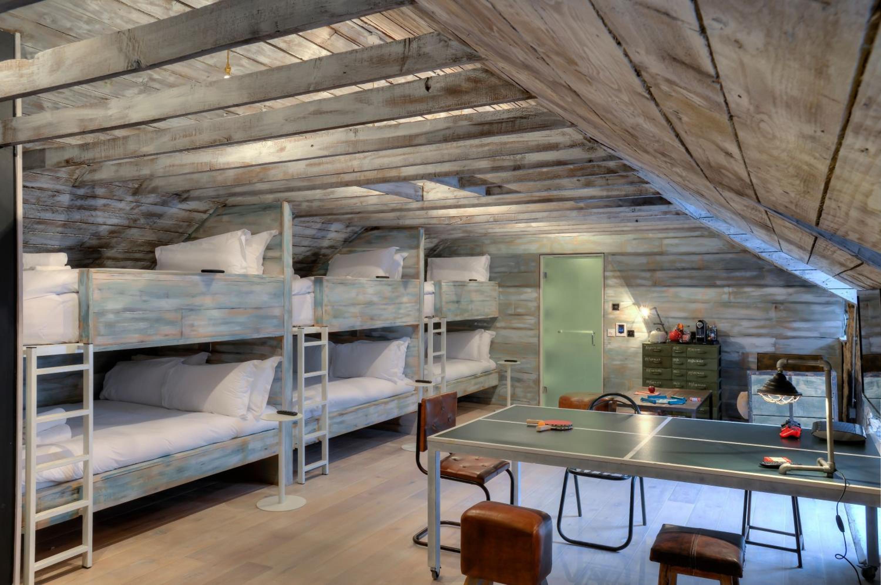 Private Dorm - The Ultimate Party Room