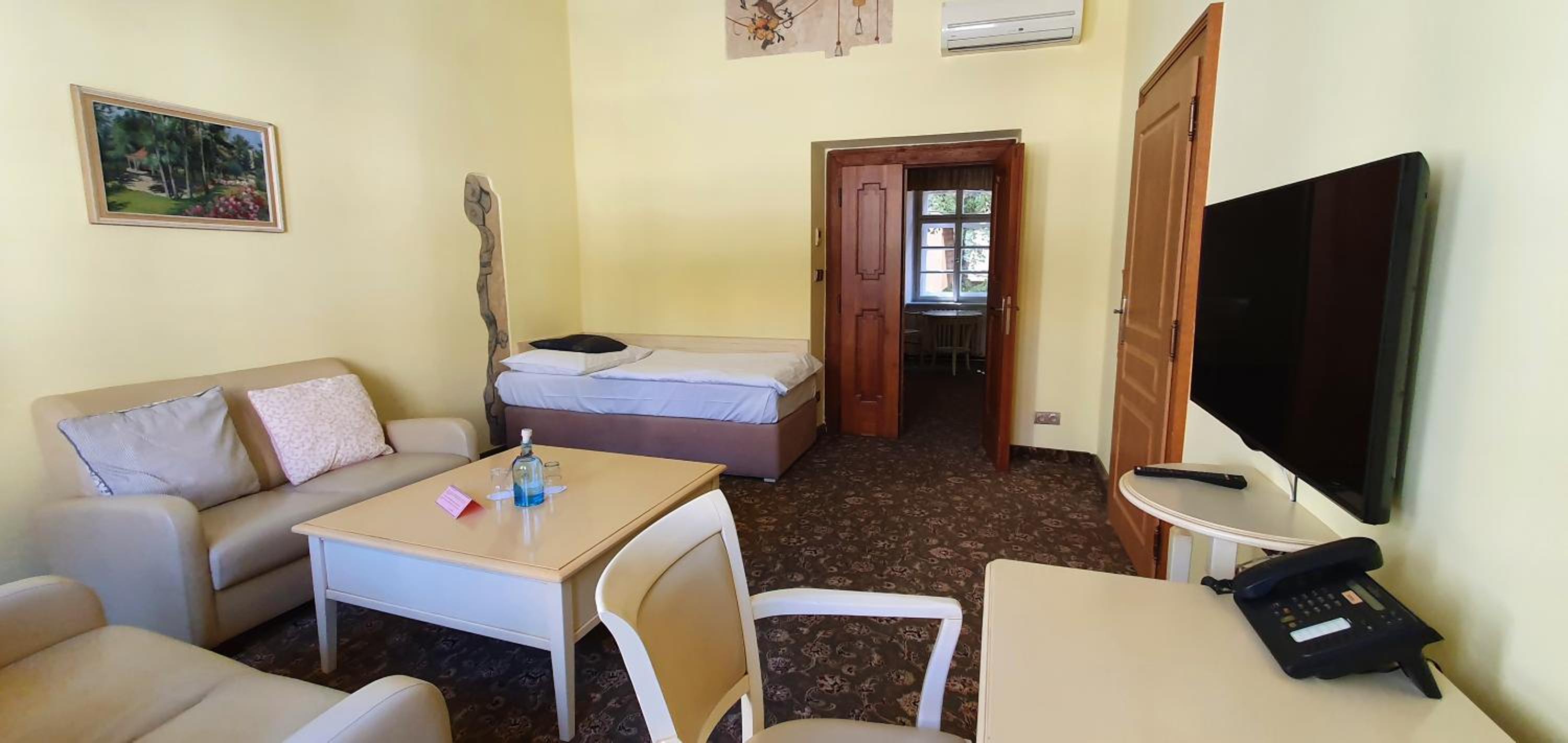 Triple Room