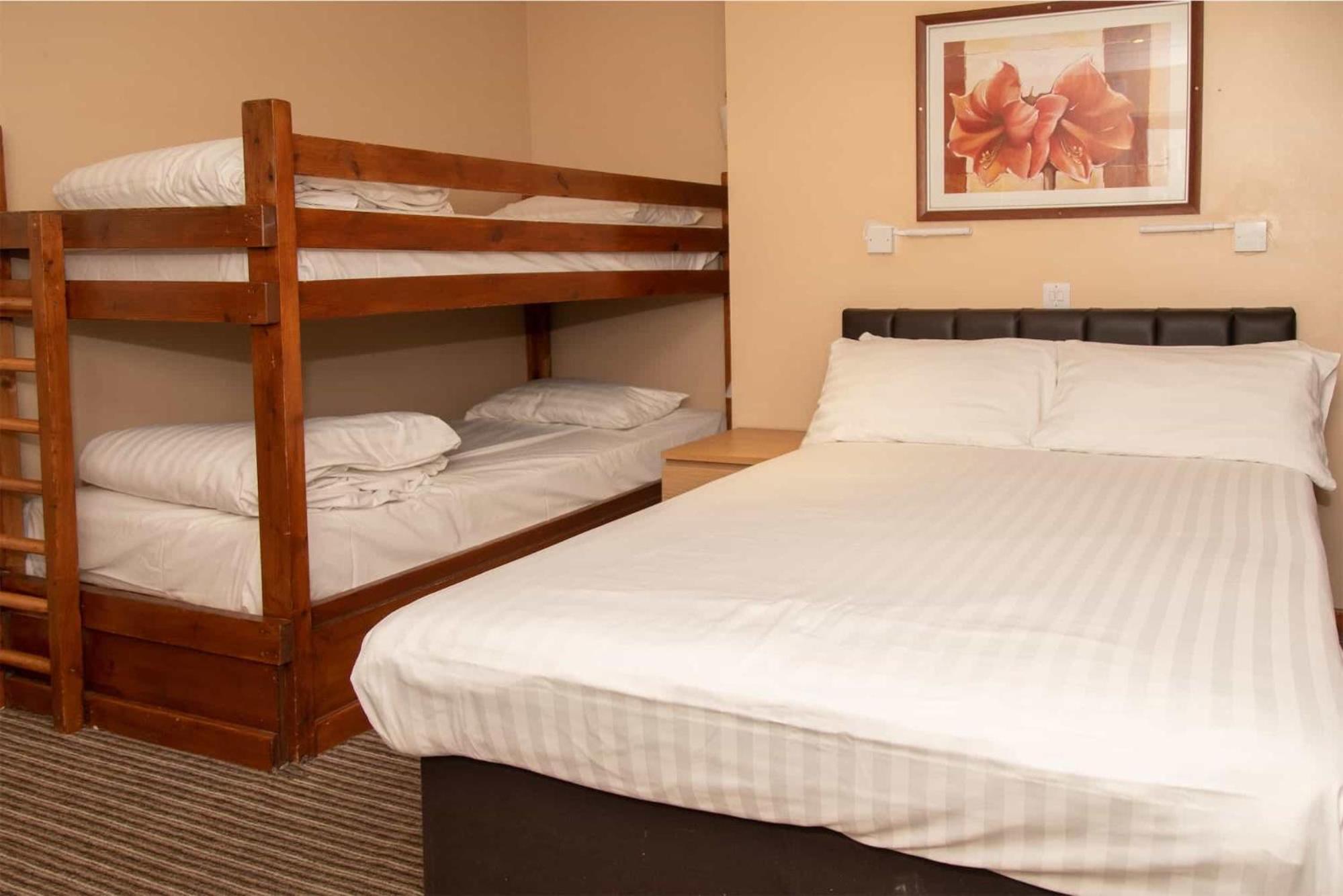 Family Room (Sleeps 4)