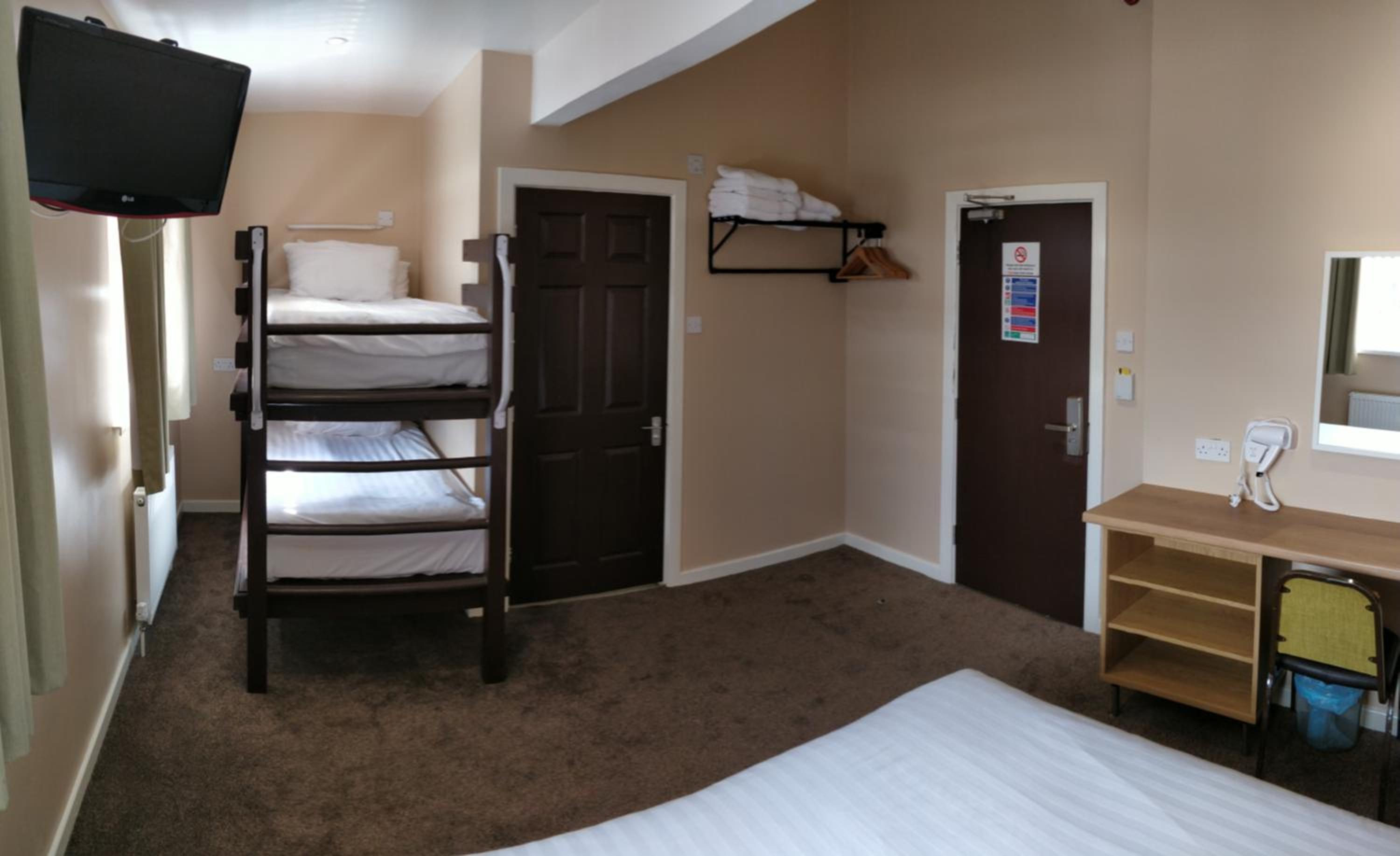 Family Room (Sleeps 4)