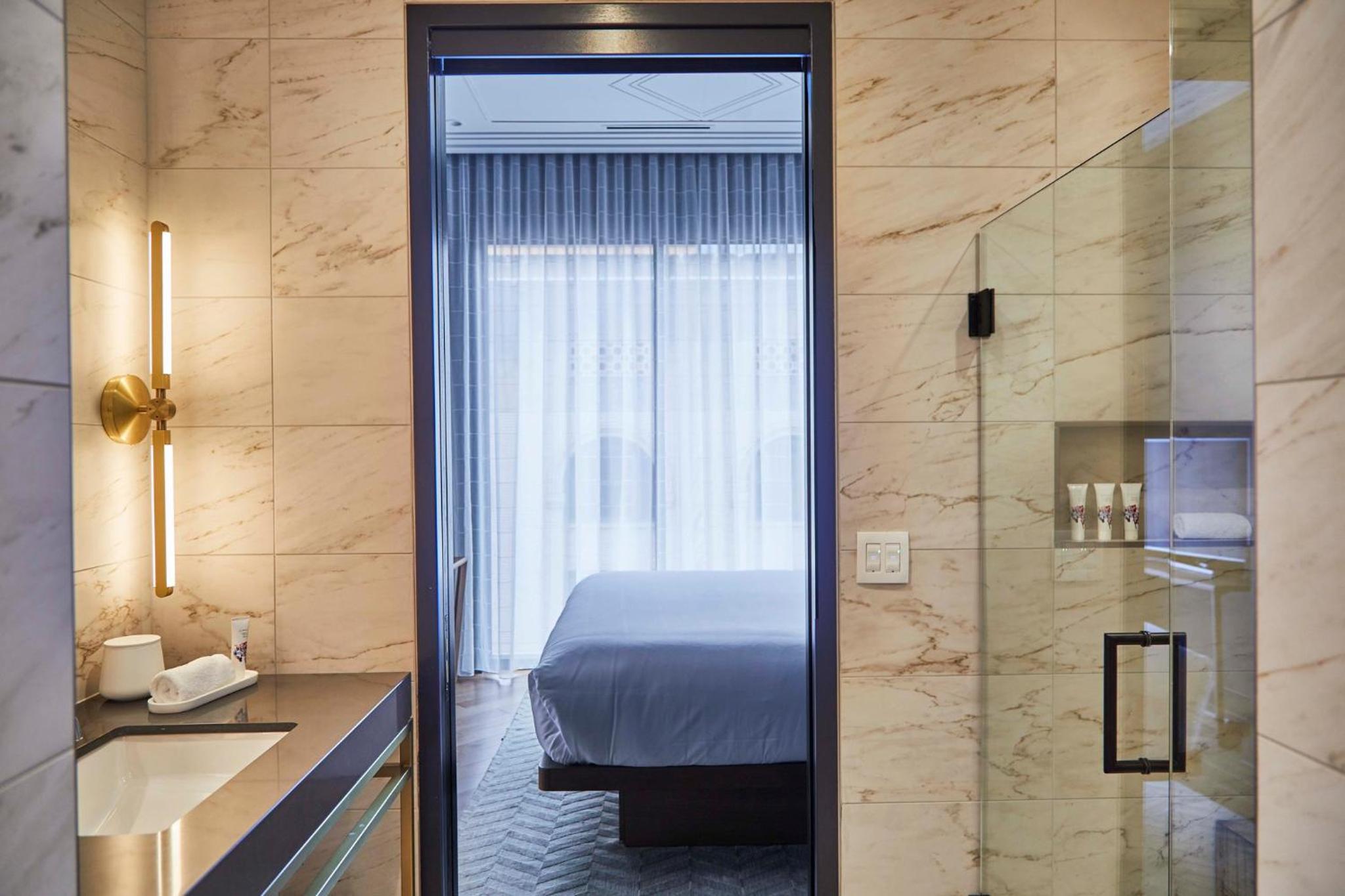Penthouse Suite, 2 King, River view, High floor