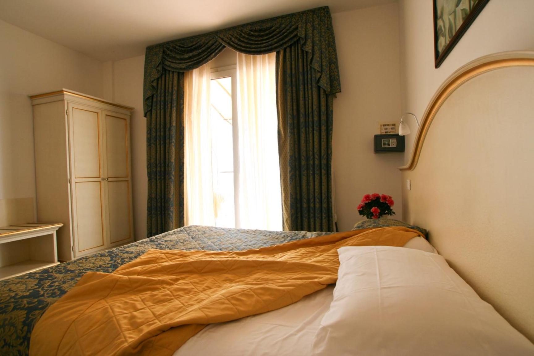 Superior Triple Room with Sea View