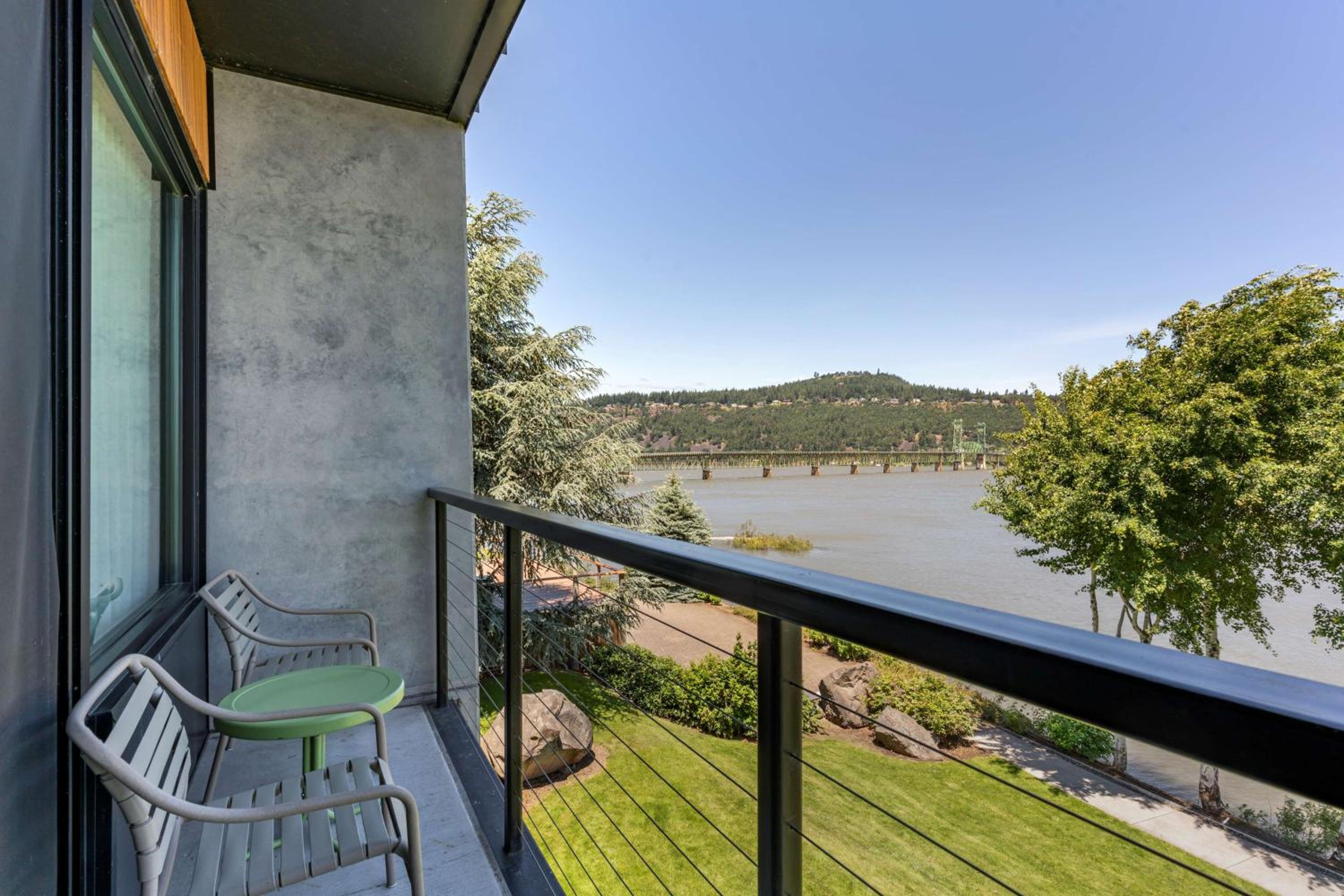 Executive King Room with River View - Balcony - Adults Only - No Pets