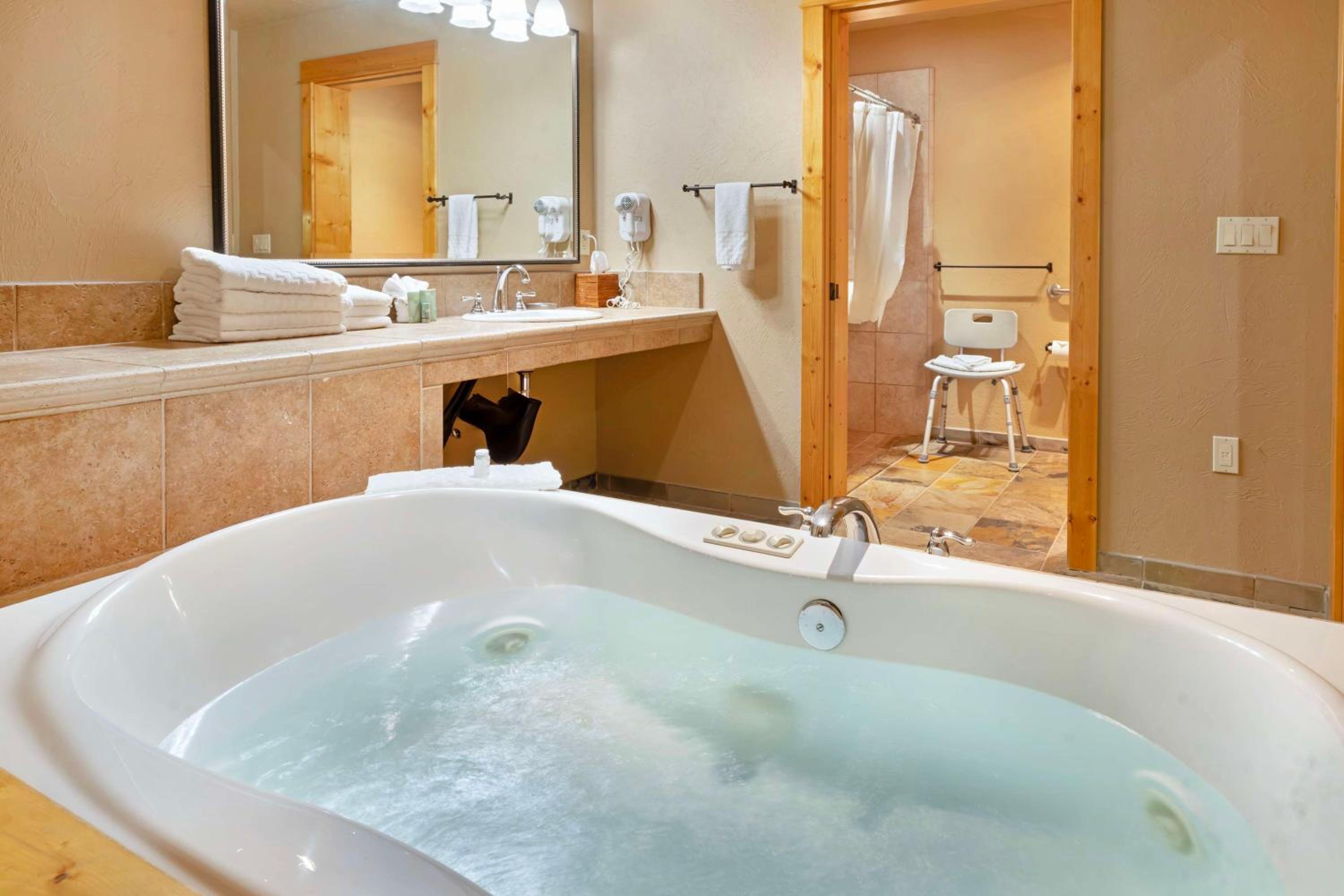 King Suite with Roll-In Shower and Sofa Bed - Disability Access/Non-Smoking