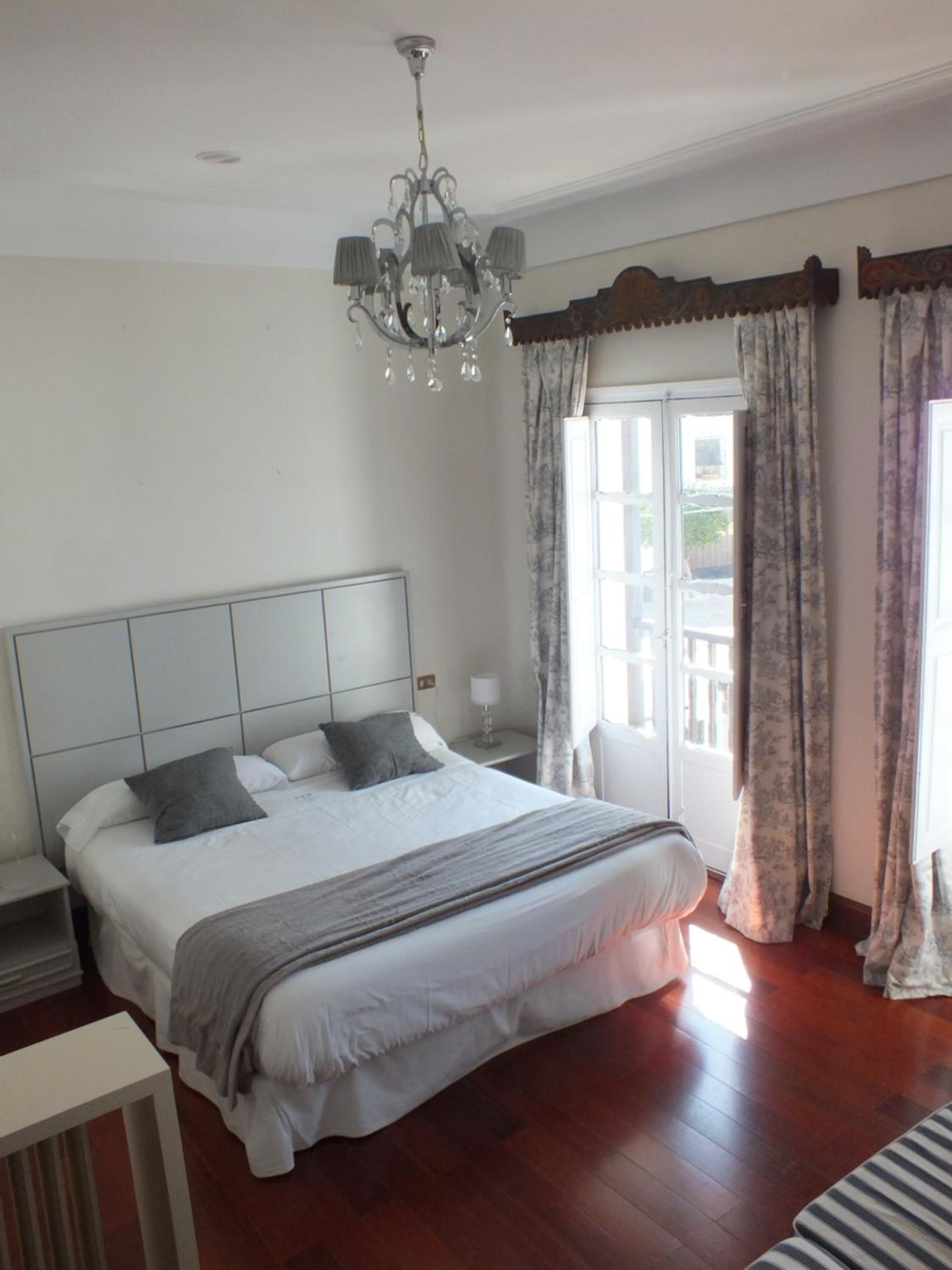 King Room with Spa Bath