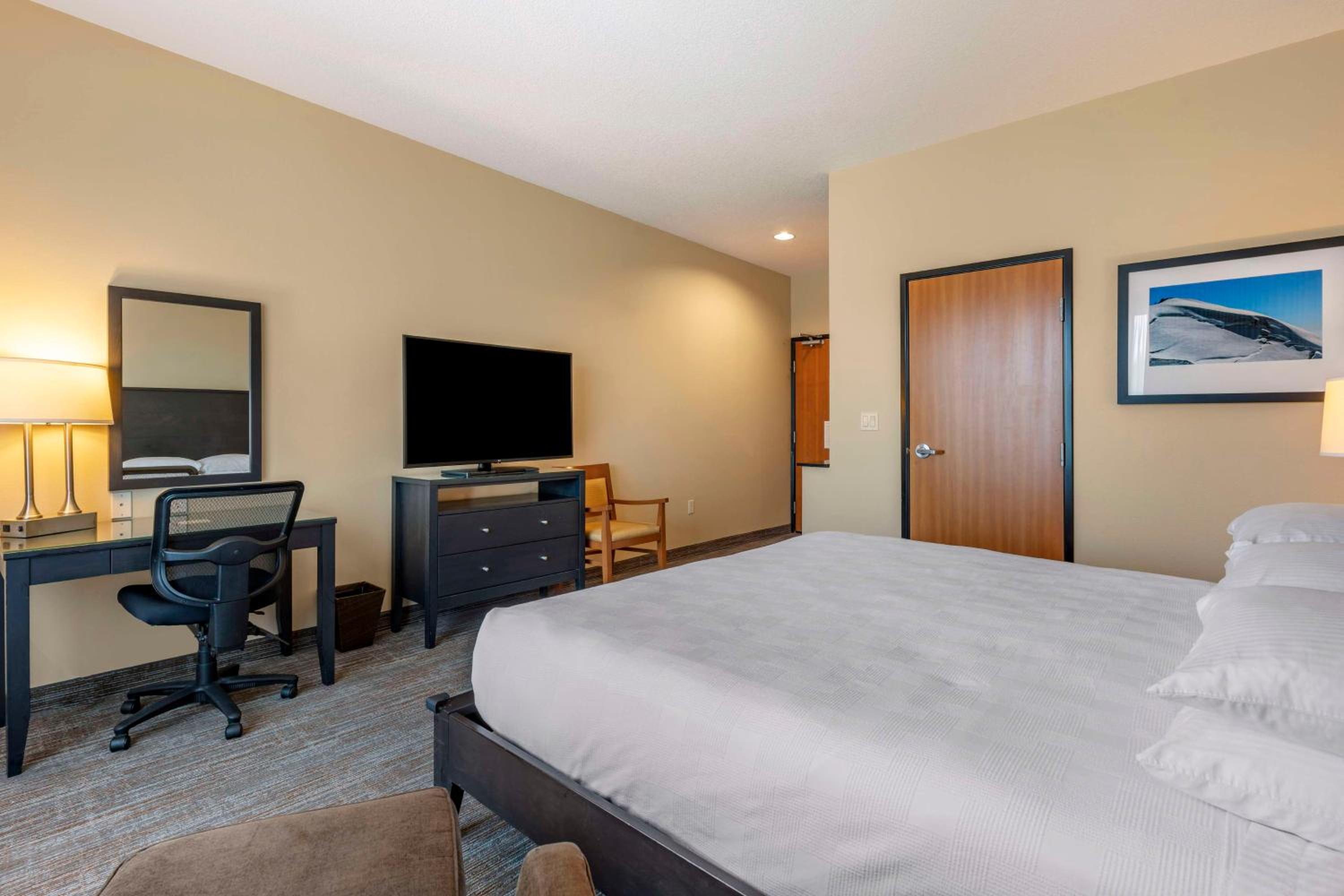 Executive King Room - Mobility Accessible - Adults Only - No Pets