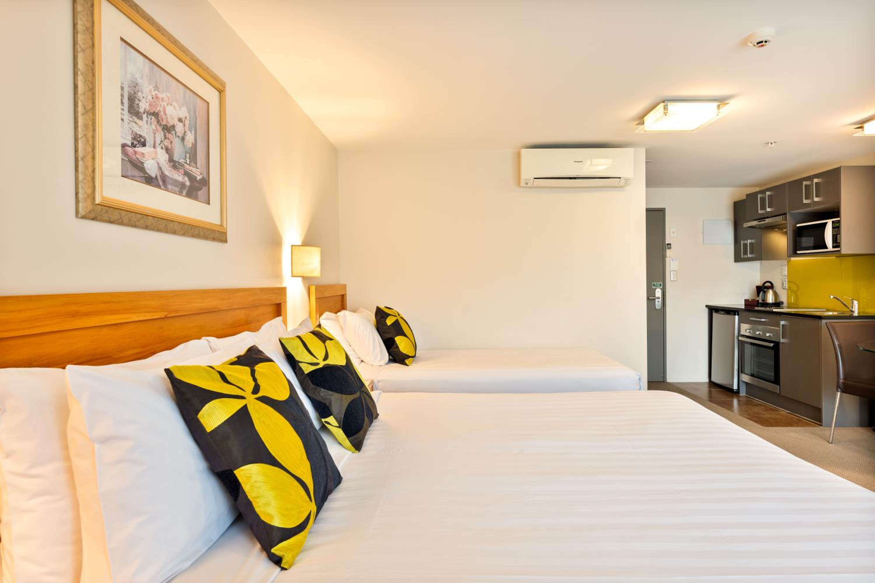 Executive Suite with Kitchen