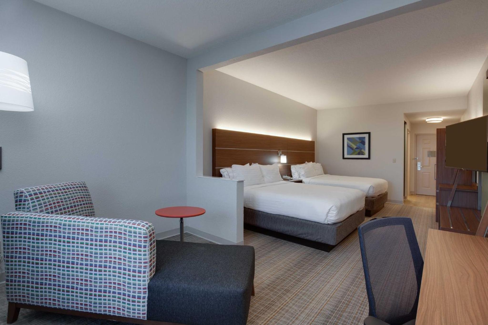 Standard Room with Two Queen Beds