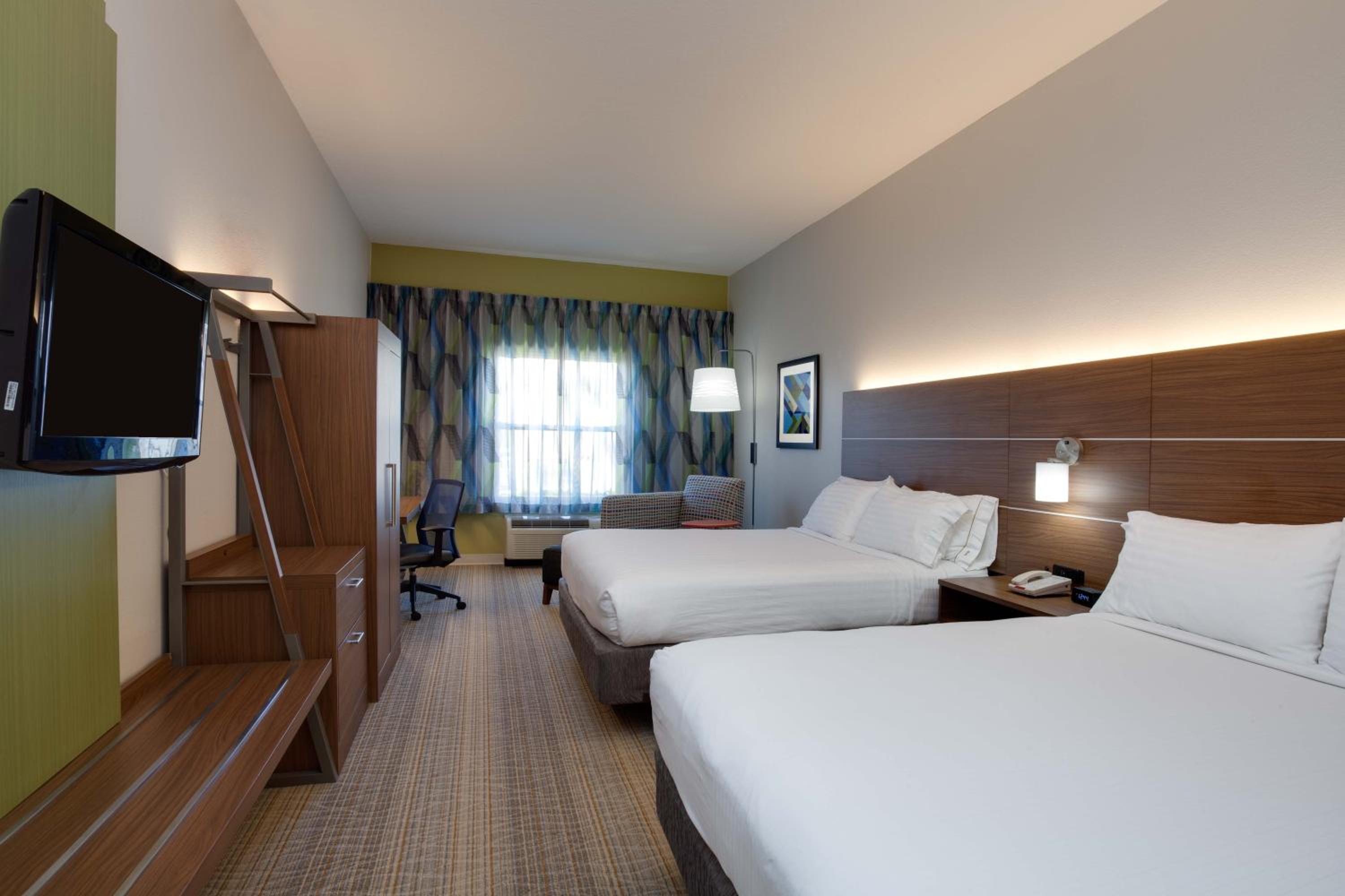 Standard Room with Two Queen Beds