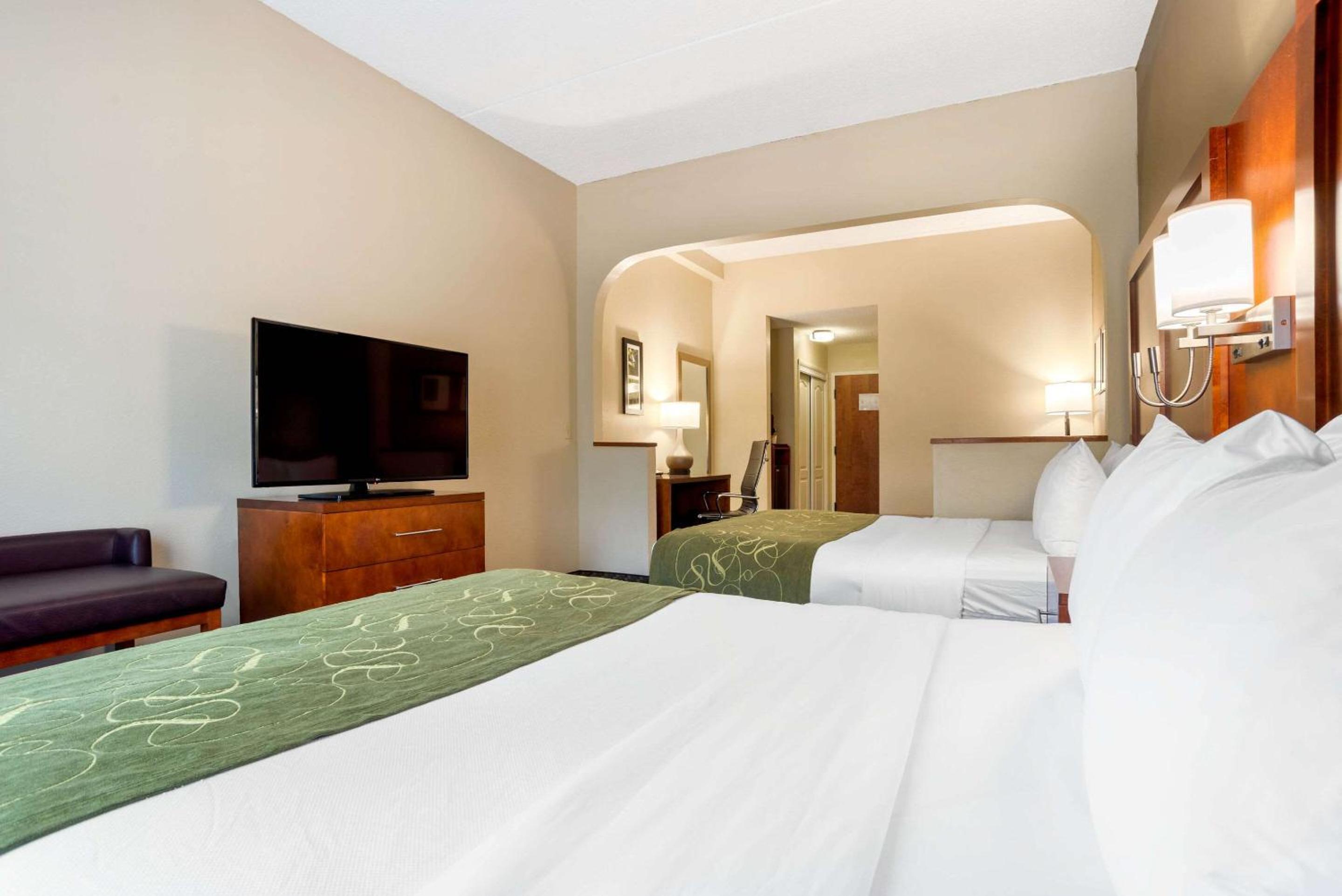 Superior Queen Suite with Two Queen Beds - Non-Smoking