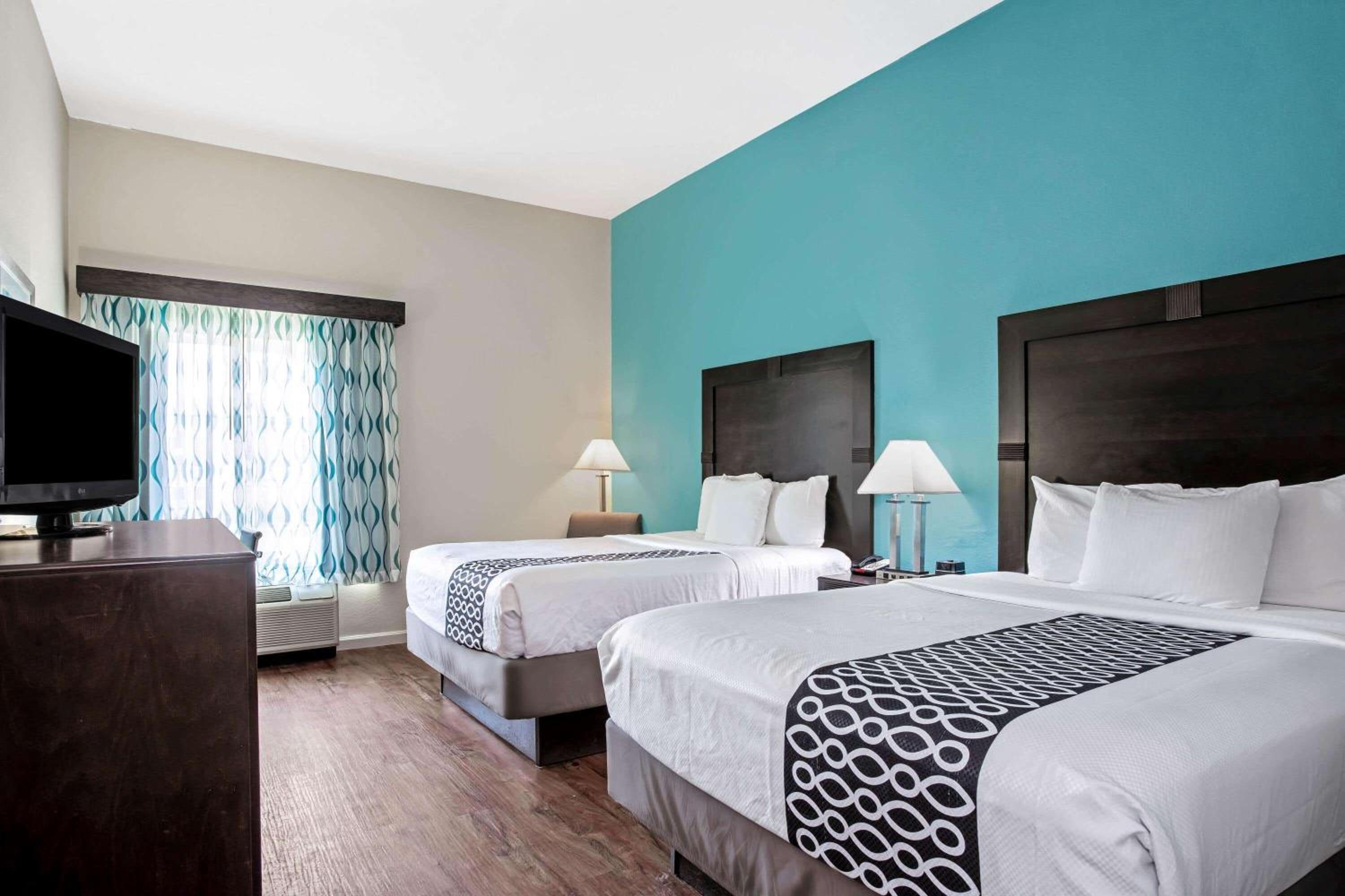 Deluxe Queen Room with Two Queen Beds