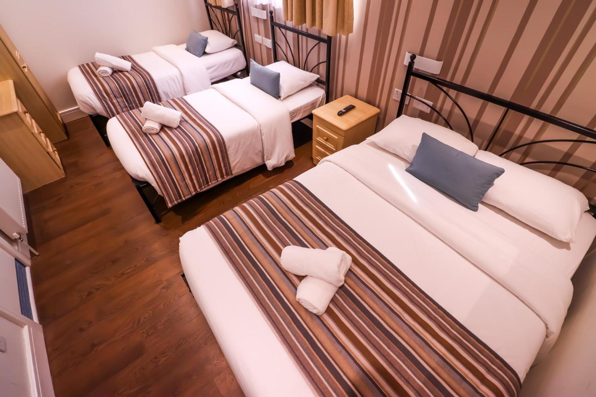 Quadruple Room with Private Bathroom