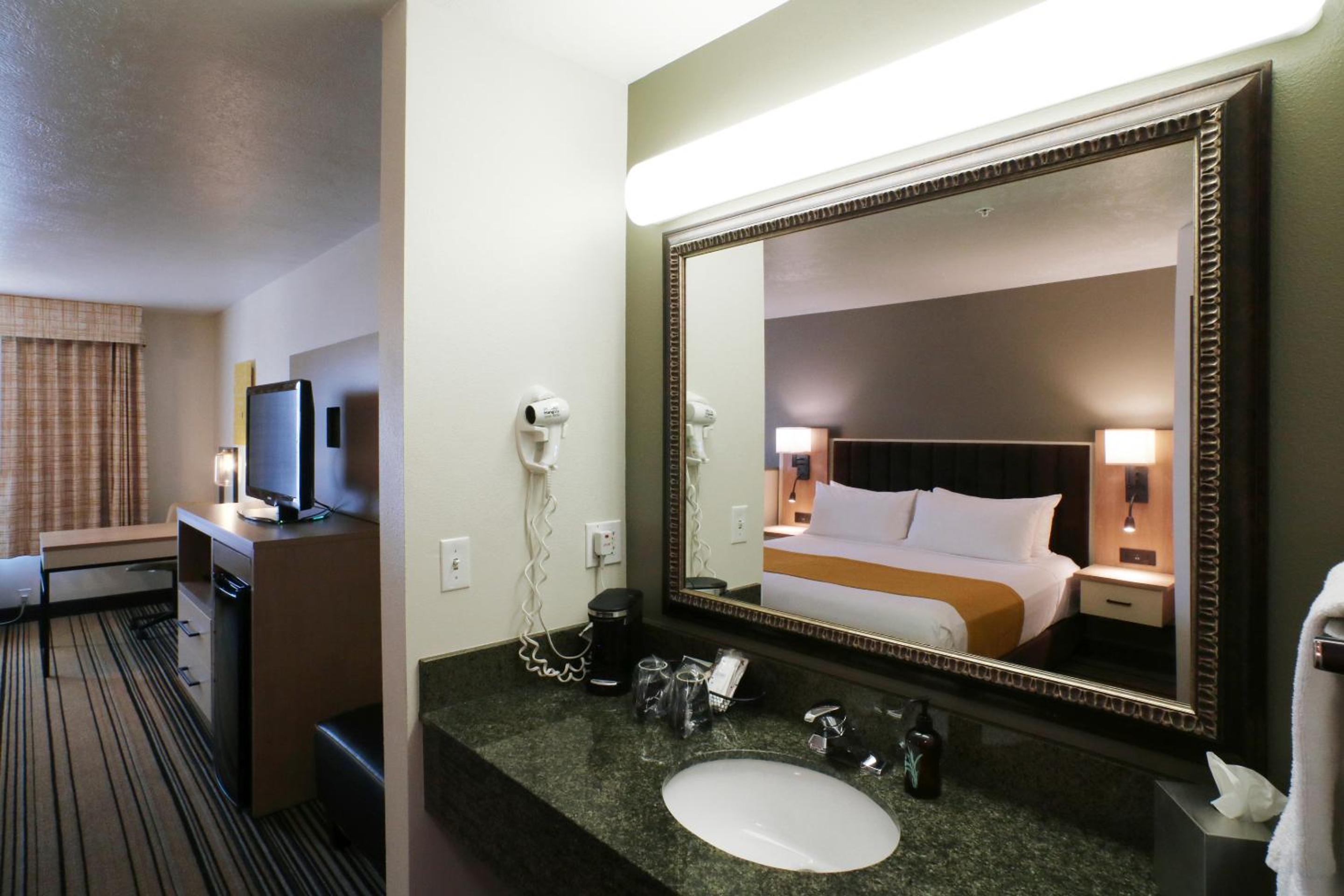 River Side King Suite Sleeper Sofa