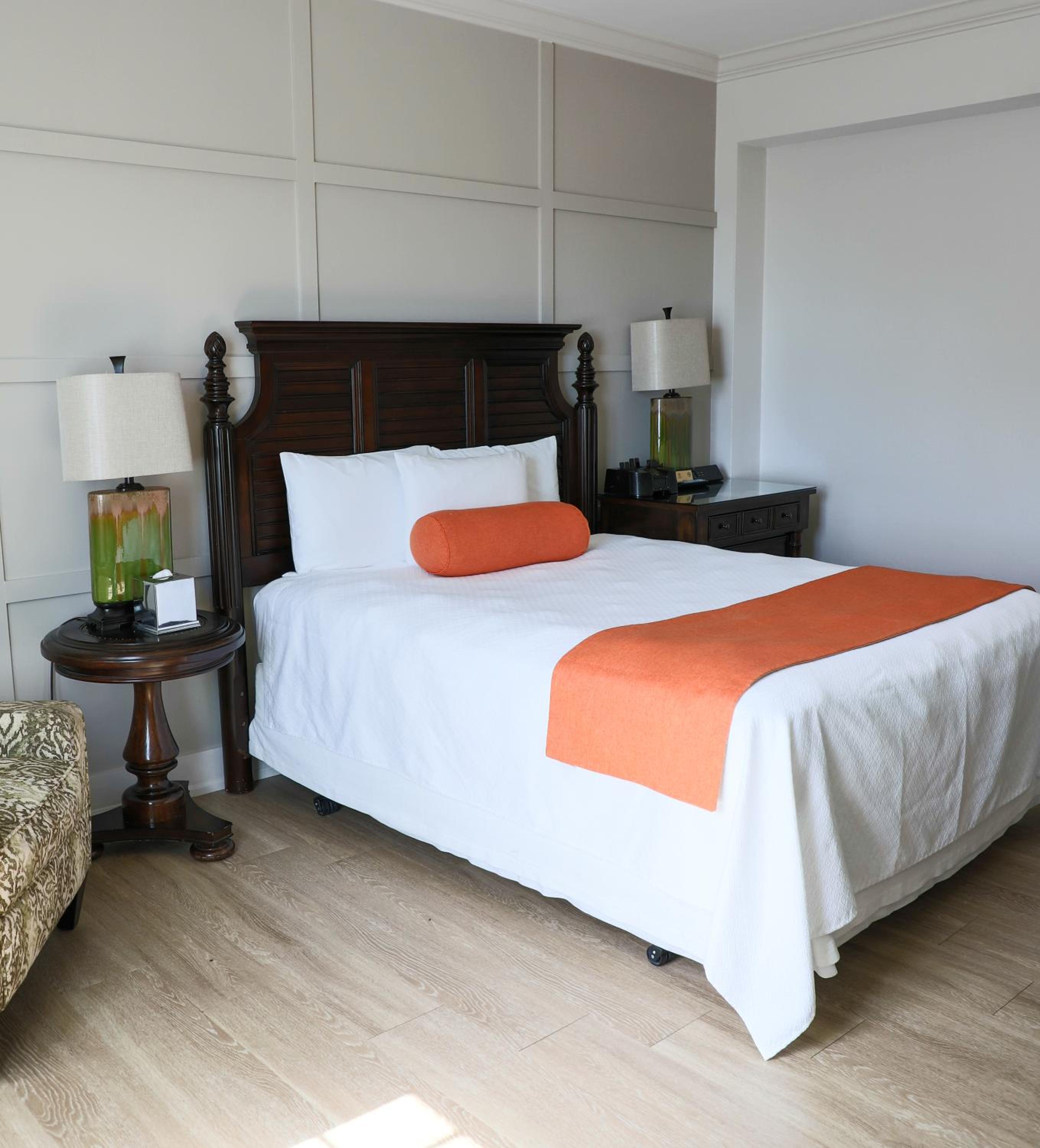 Standard One Queen Bed