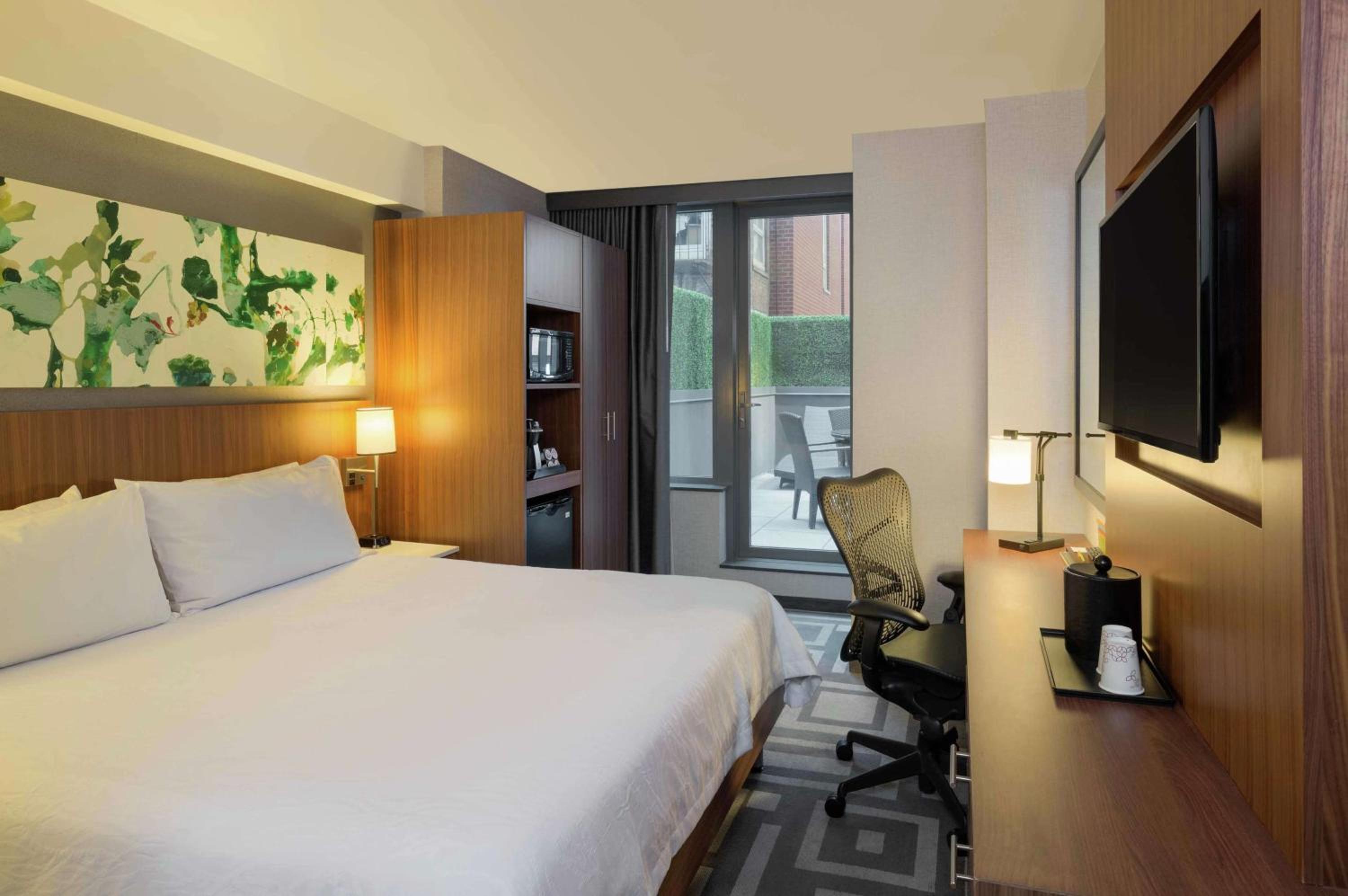 Deluxe King Room with Terrace