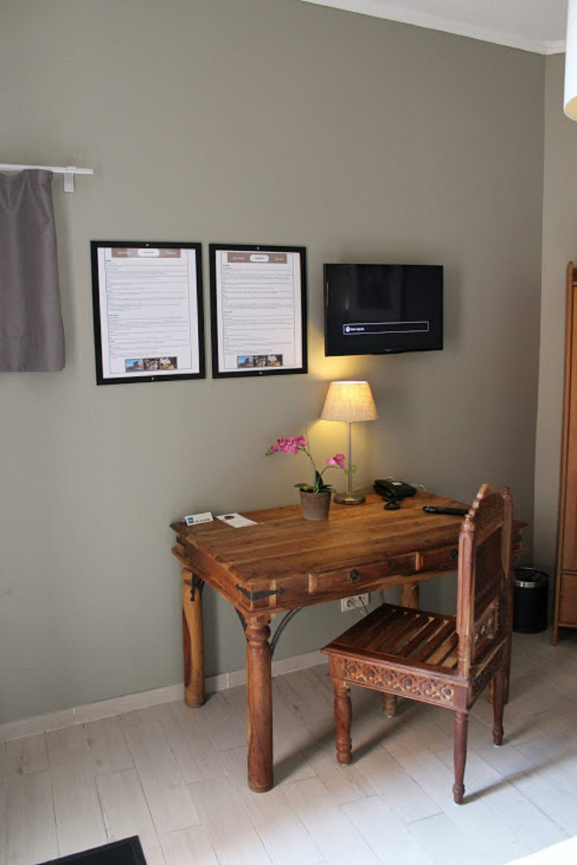 Comfort Twin Room with Courtyard View