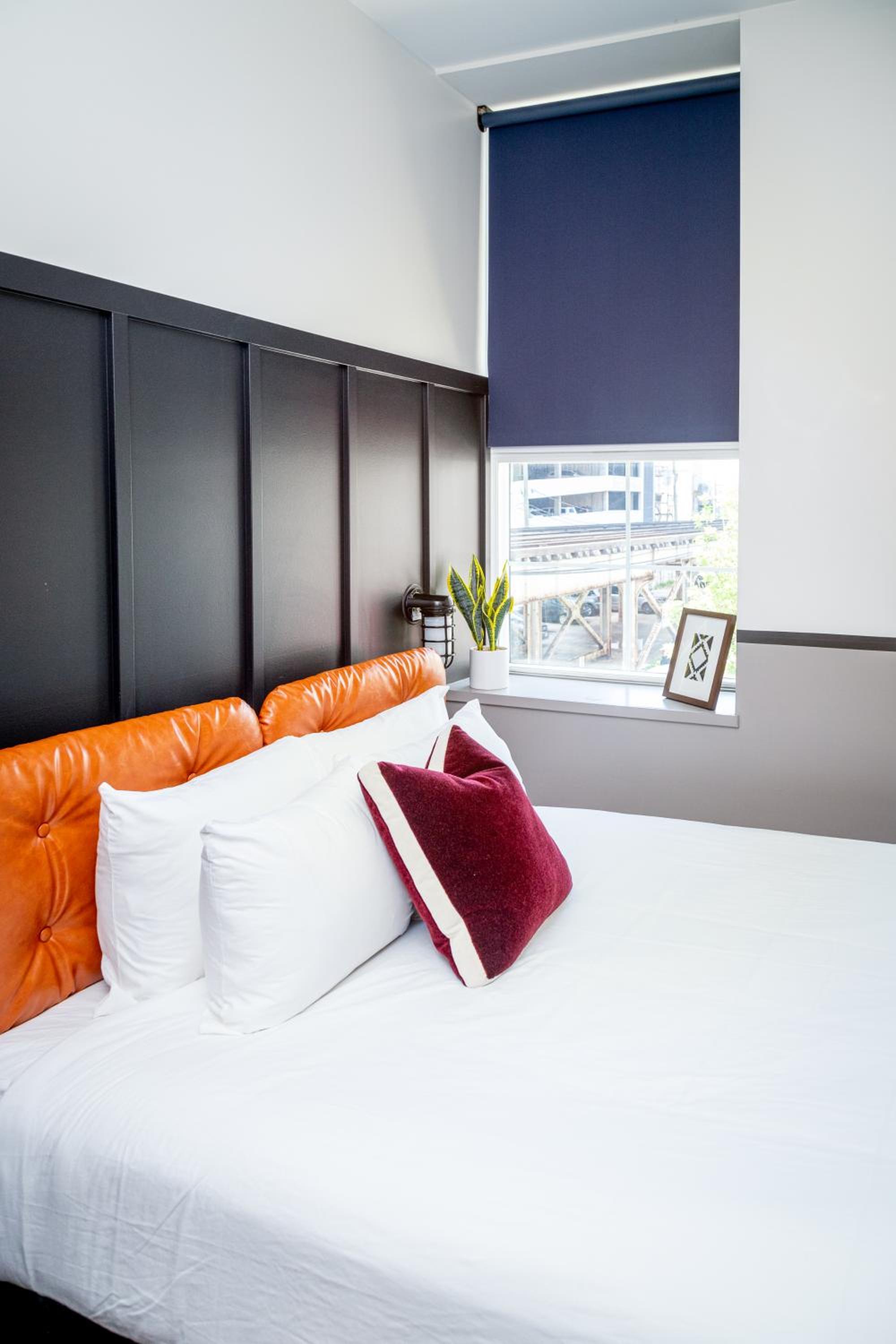 Deluxe Queen Room