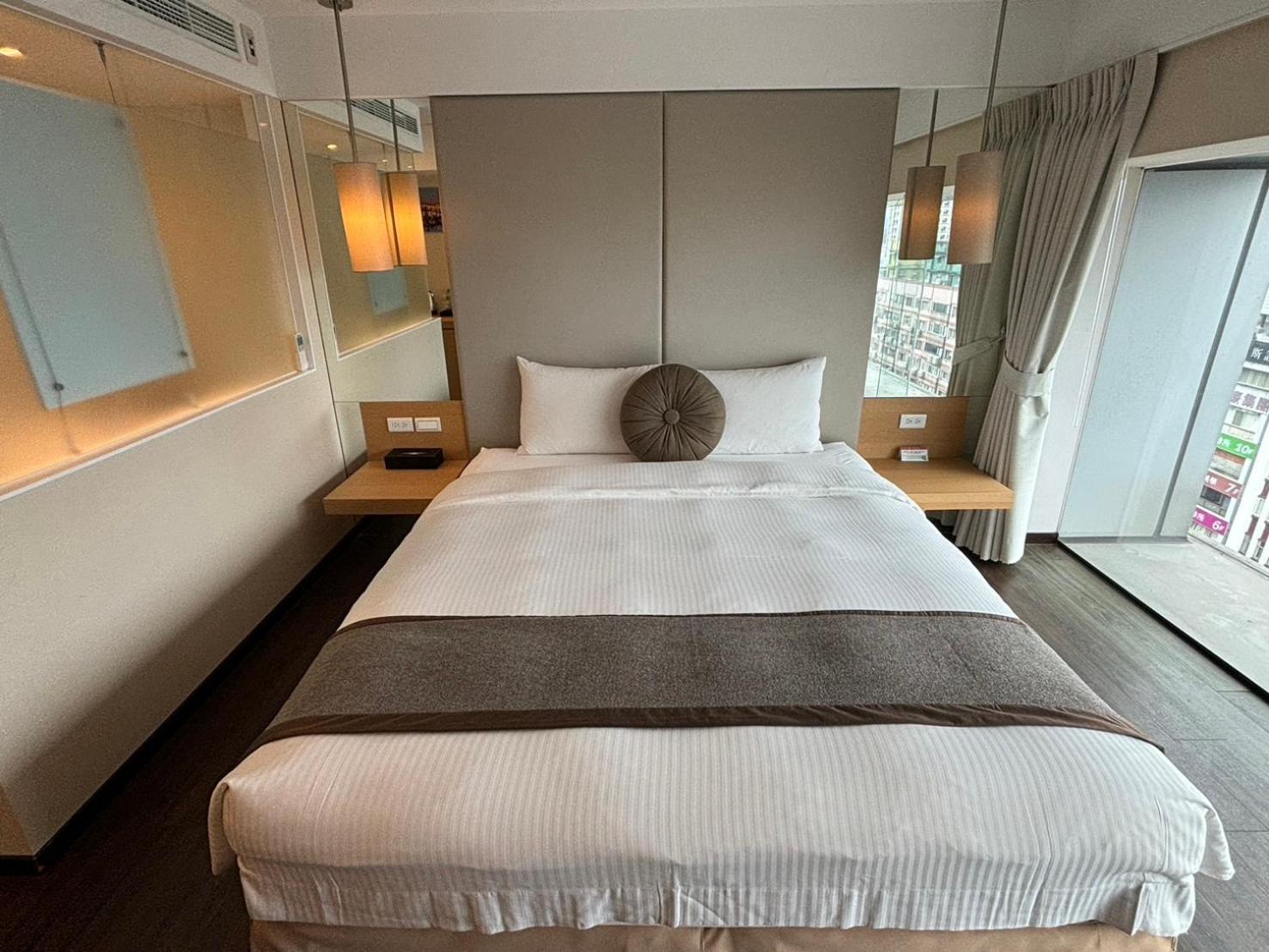 Deluxe Double Room with Taipei 101 View