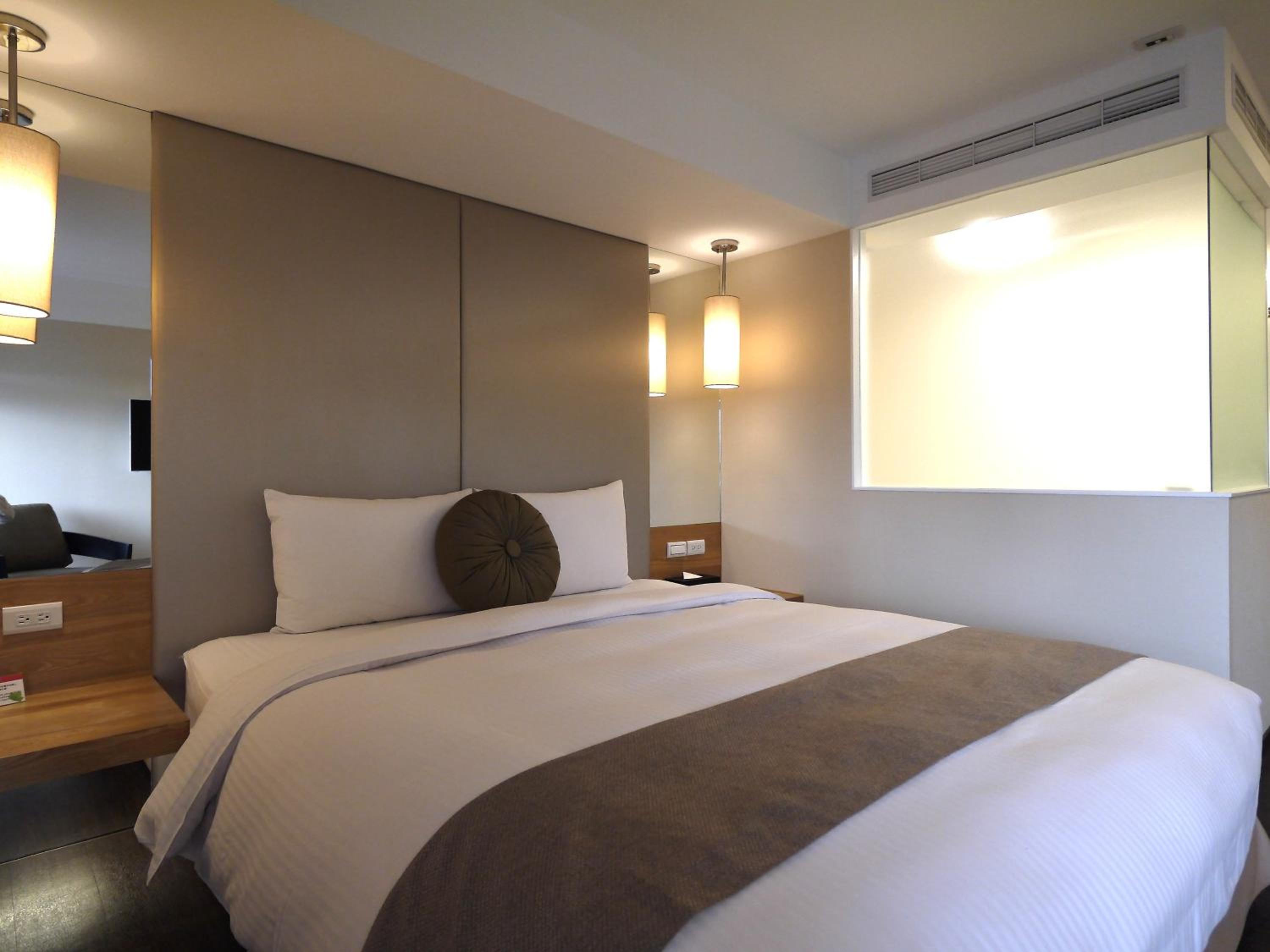 Deluxe Double Room with Taipei 101 View