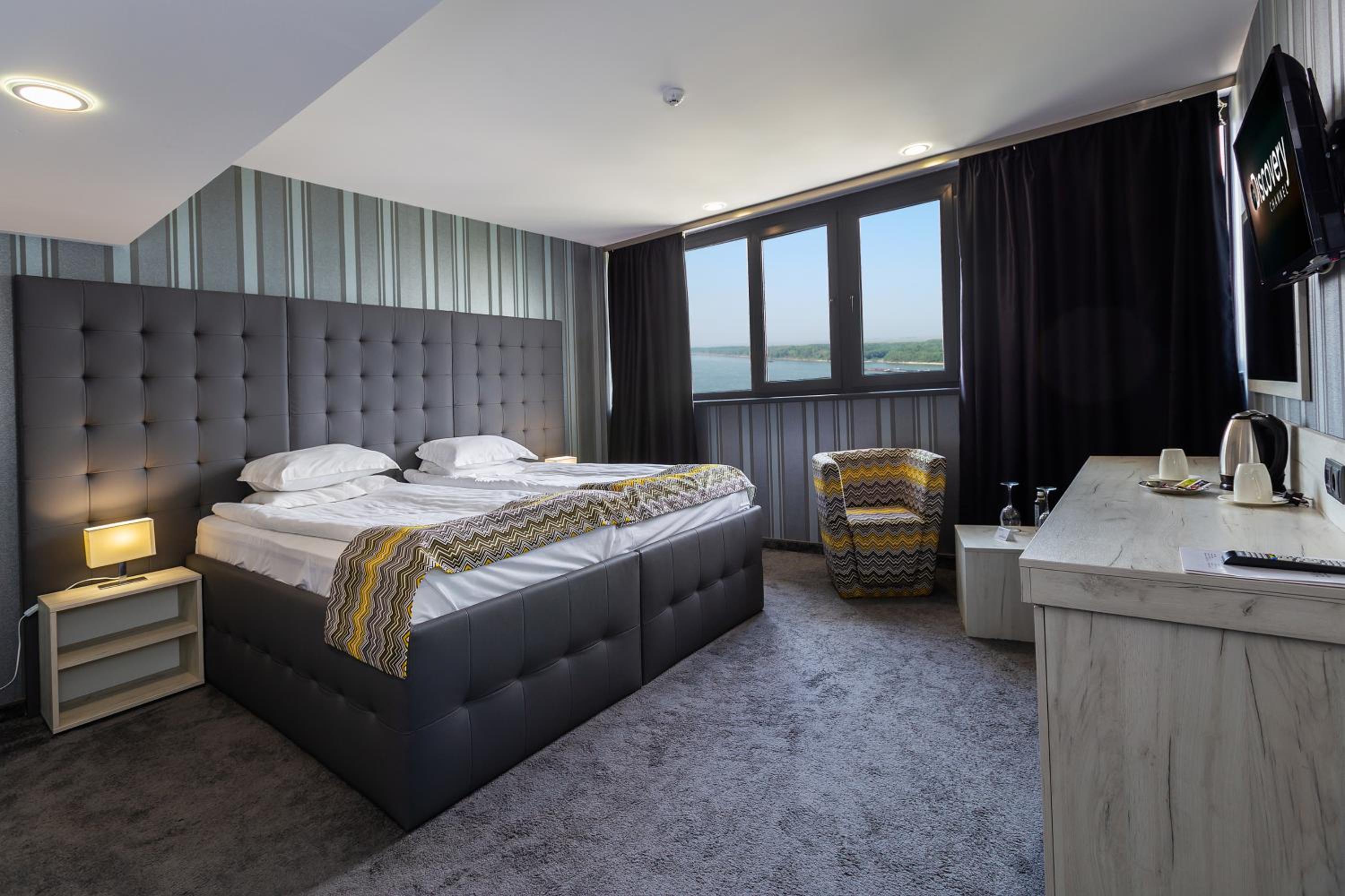 Deluxe Double or Twin Room with River View and Free Parking