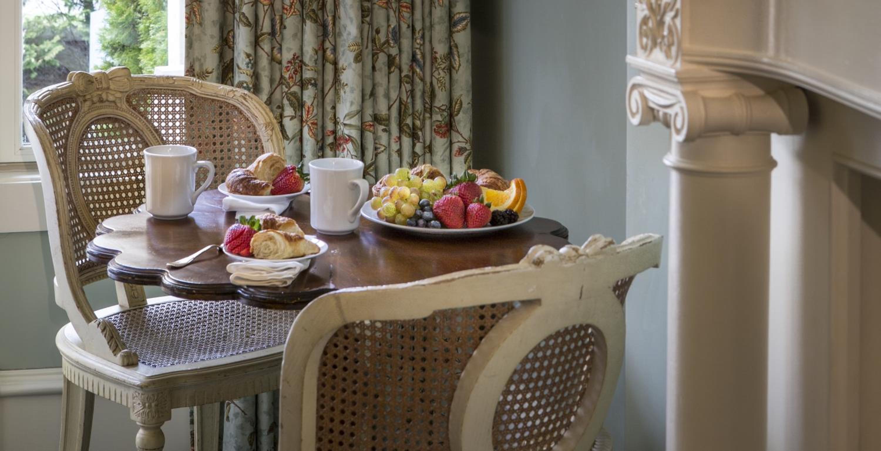 English Trellis Garden Villa 