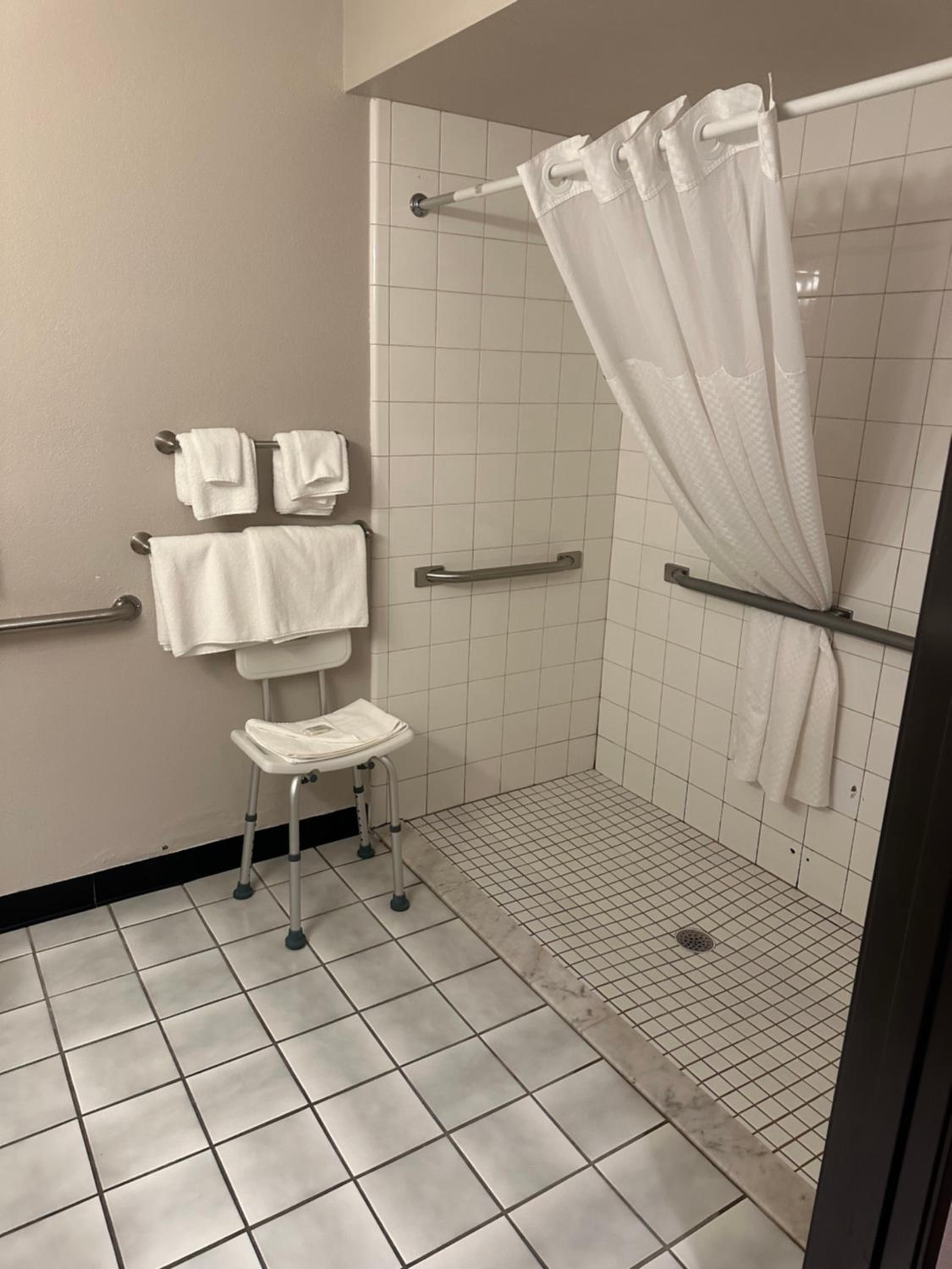 King Room - Mobility Access/Non-Smoking