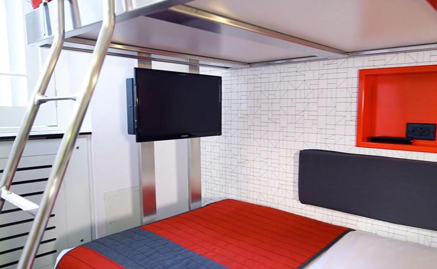 Bunk Pod with Shared Bathroom