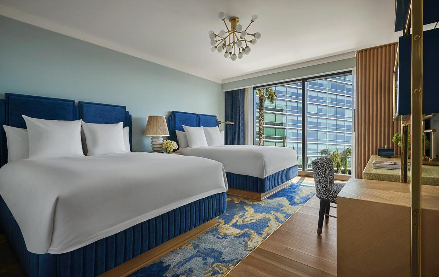 Sunset Queen Queen Room