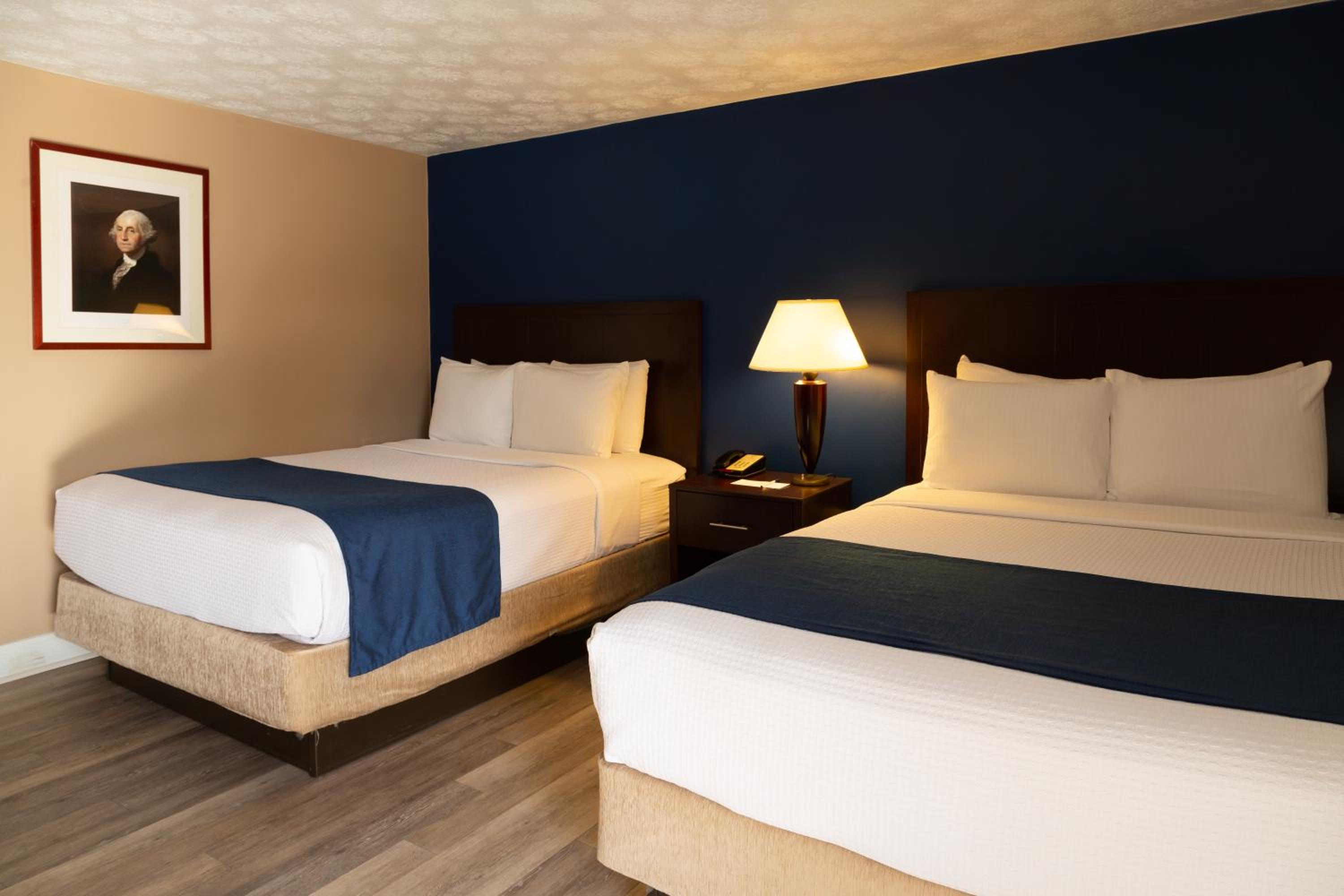 Deluxe Queen Room With Two Queen Beds - Non-Smoking