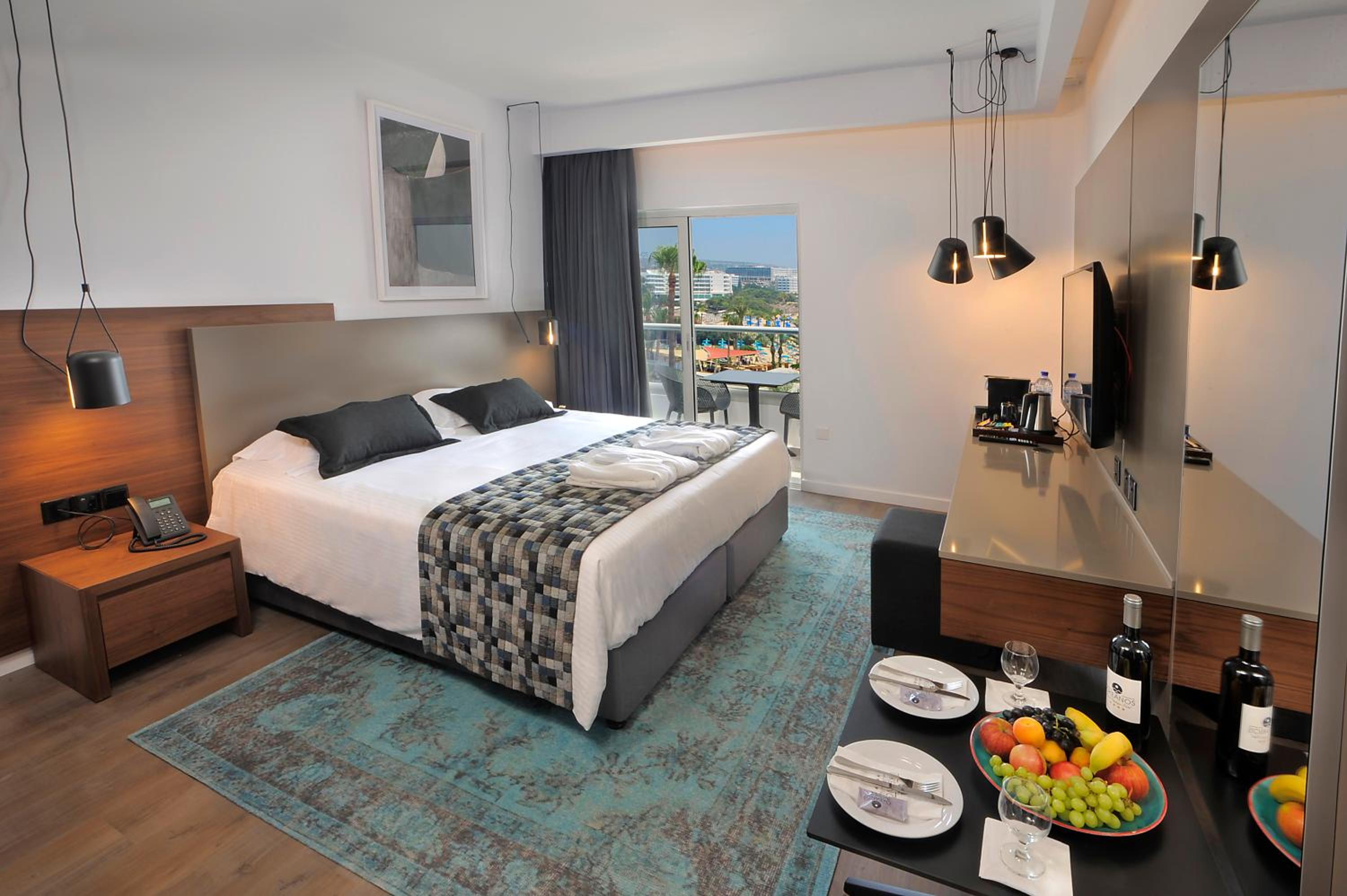 Deluxe Double or Twin Room with Sea View