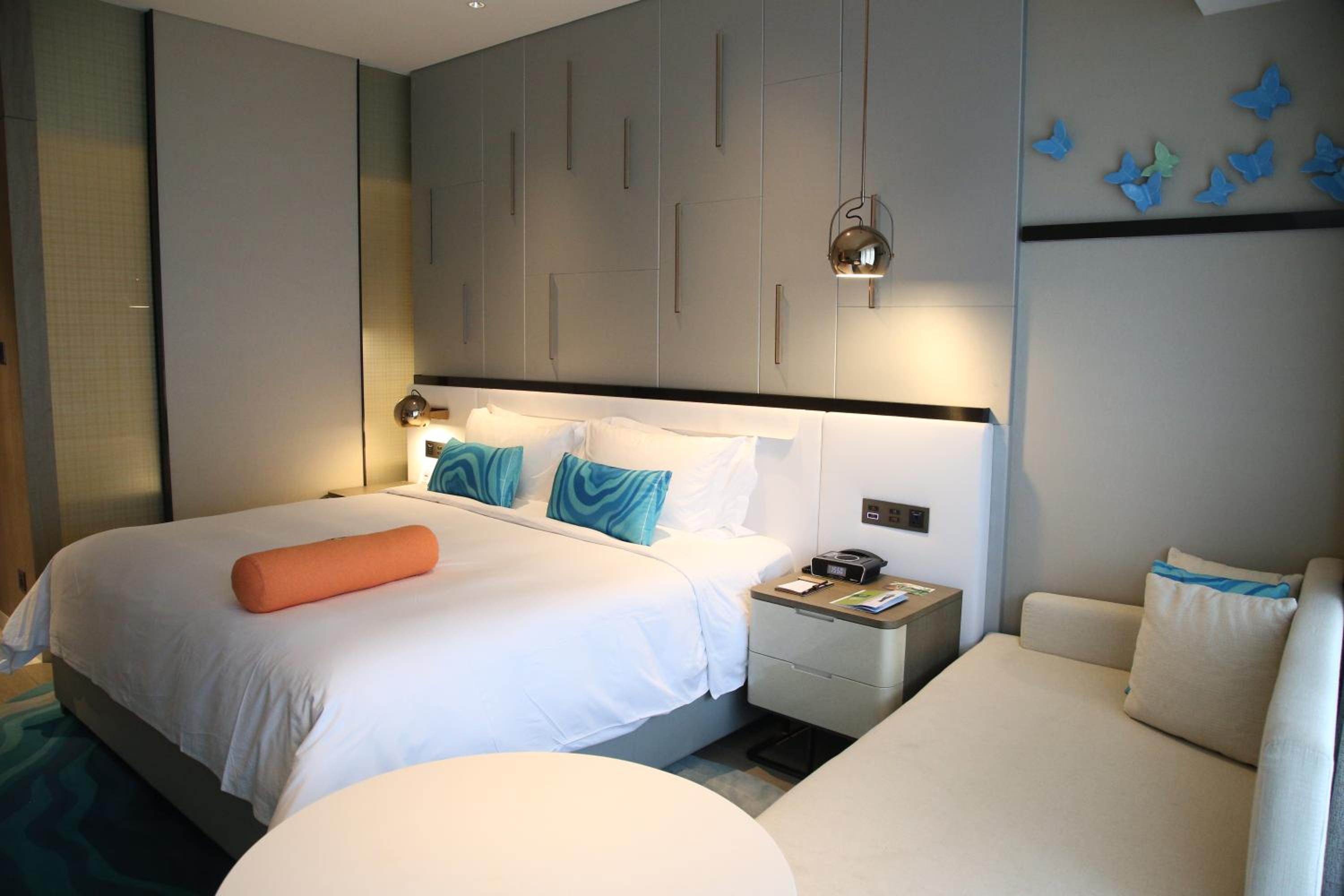 Superior Harbor View Room King