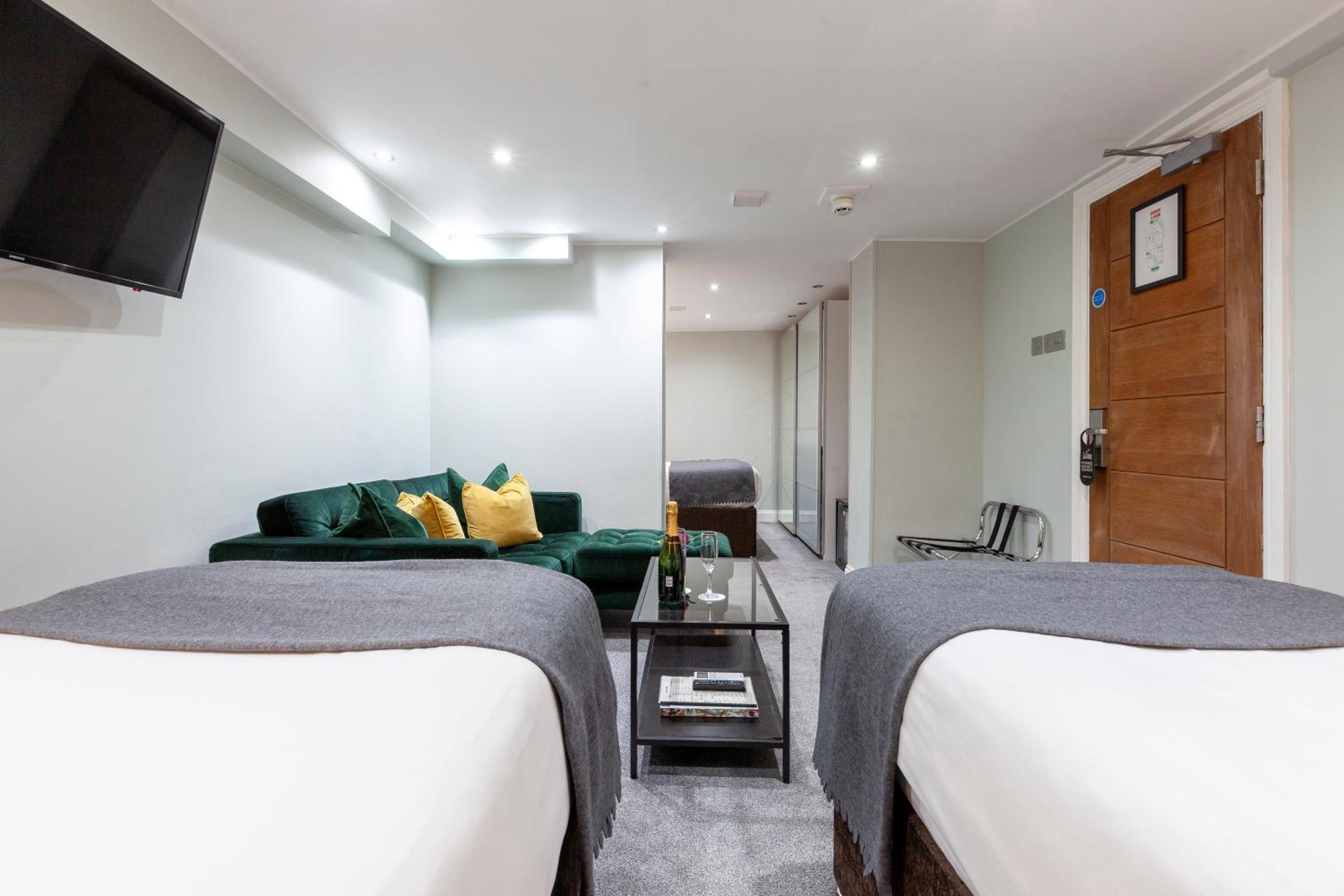 Quadruple Room with Shower