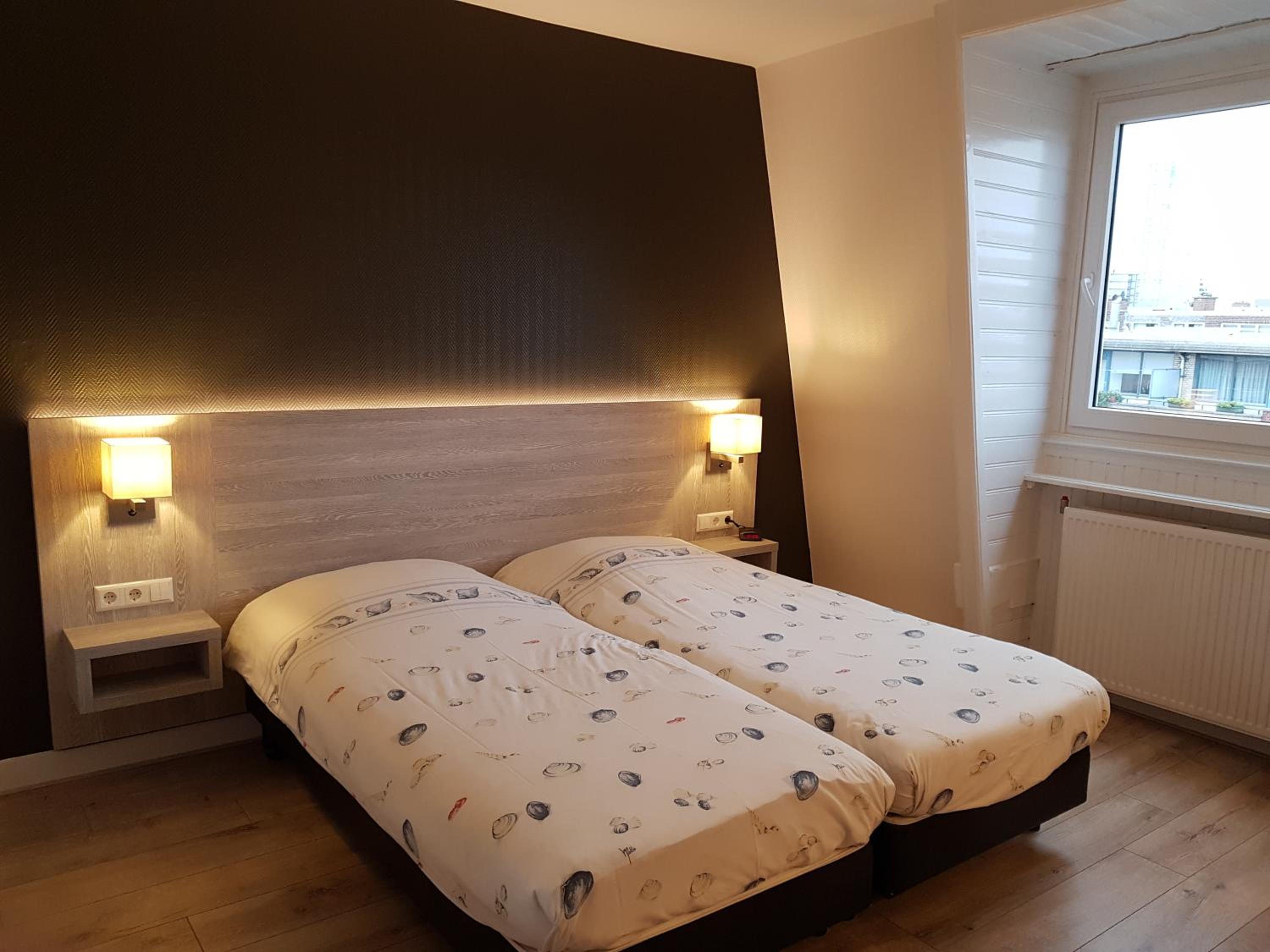 Twin Room with Shower