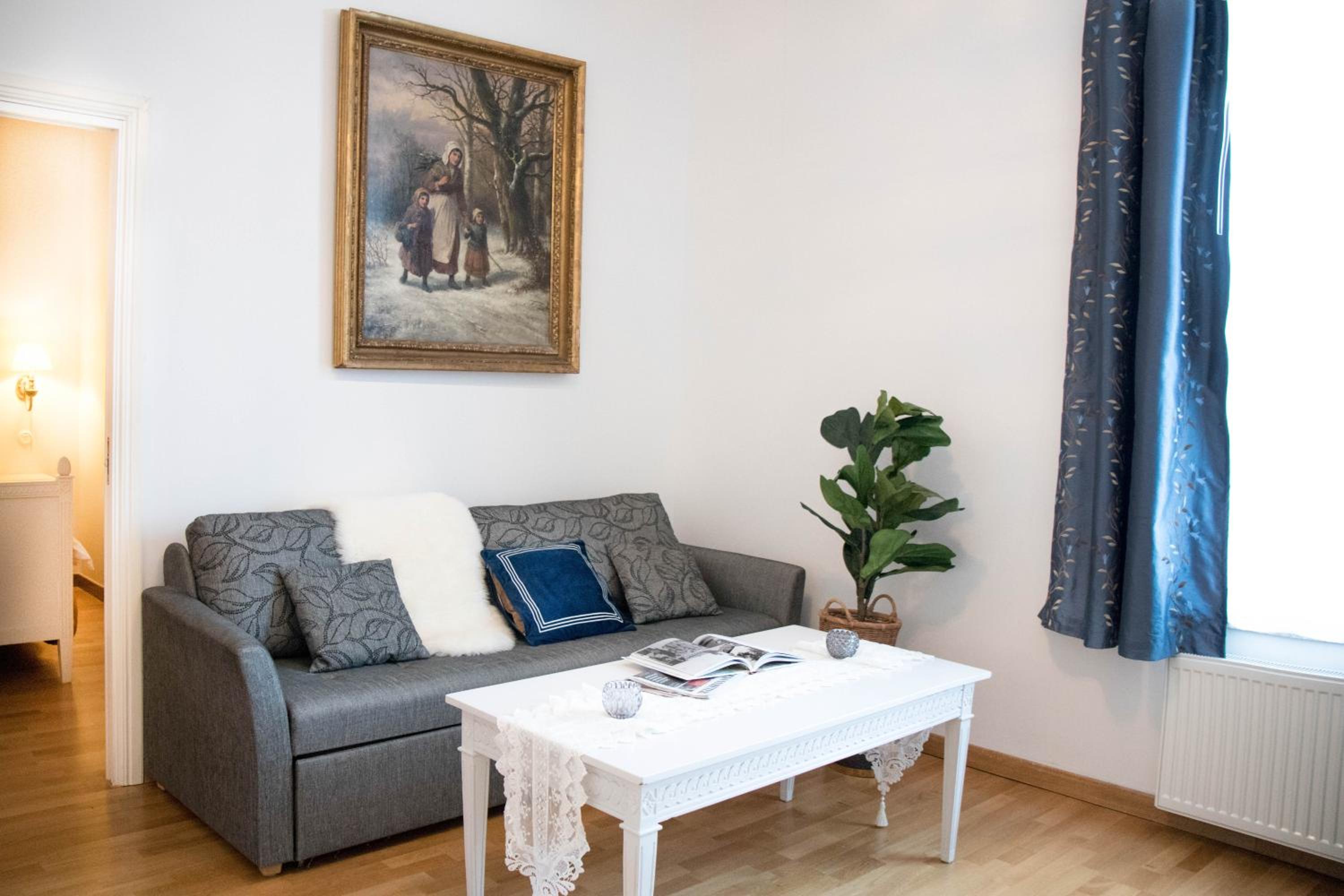 Deluxe Family Room