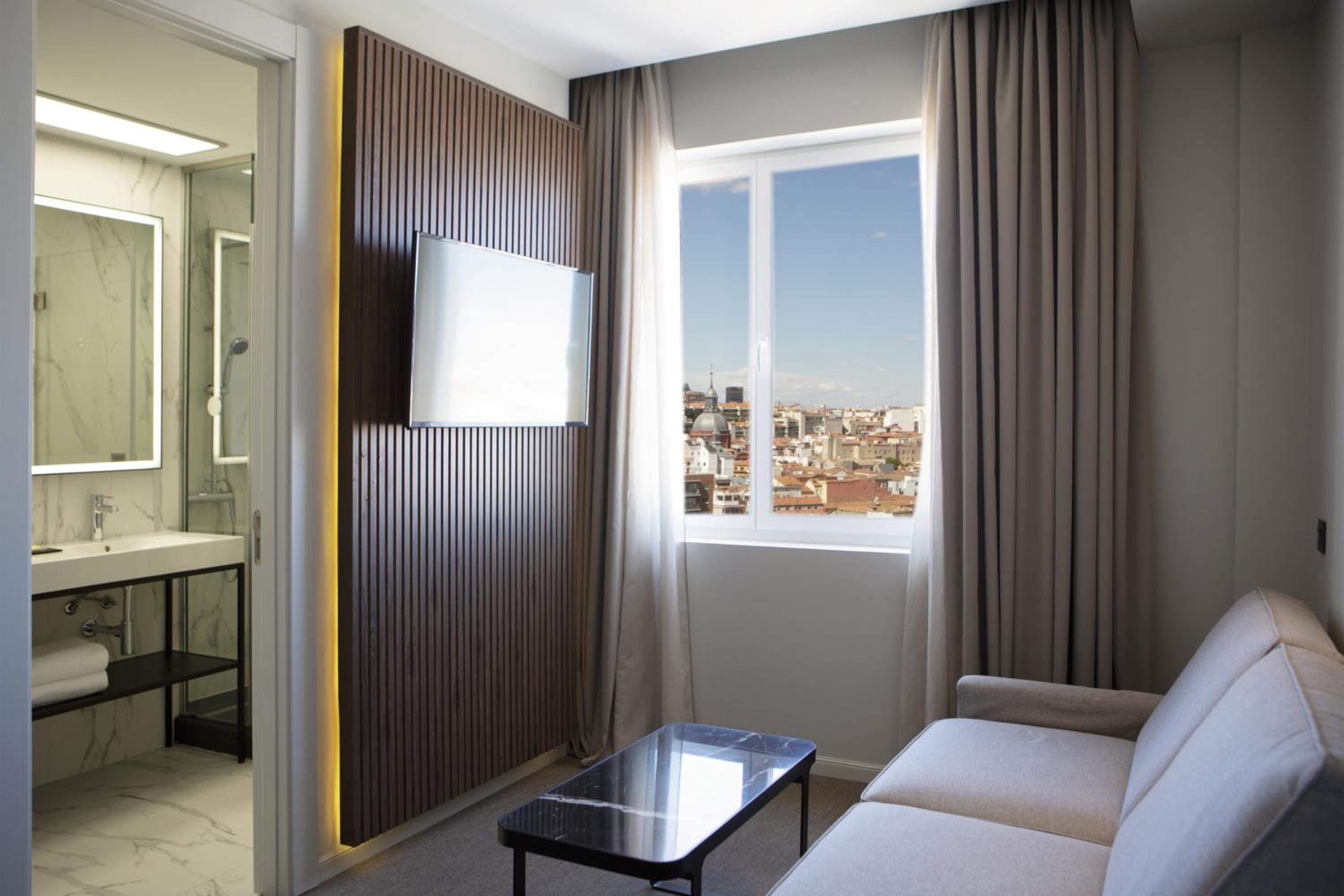 Deluxe Family Twin Room