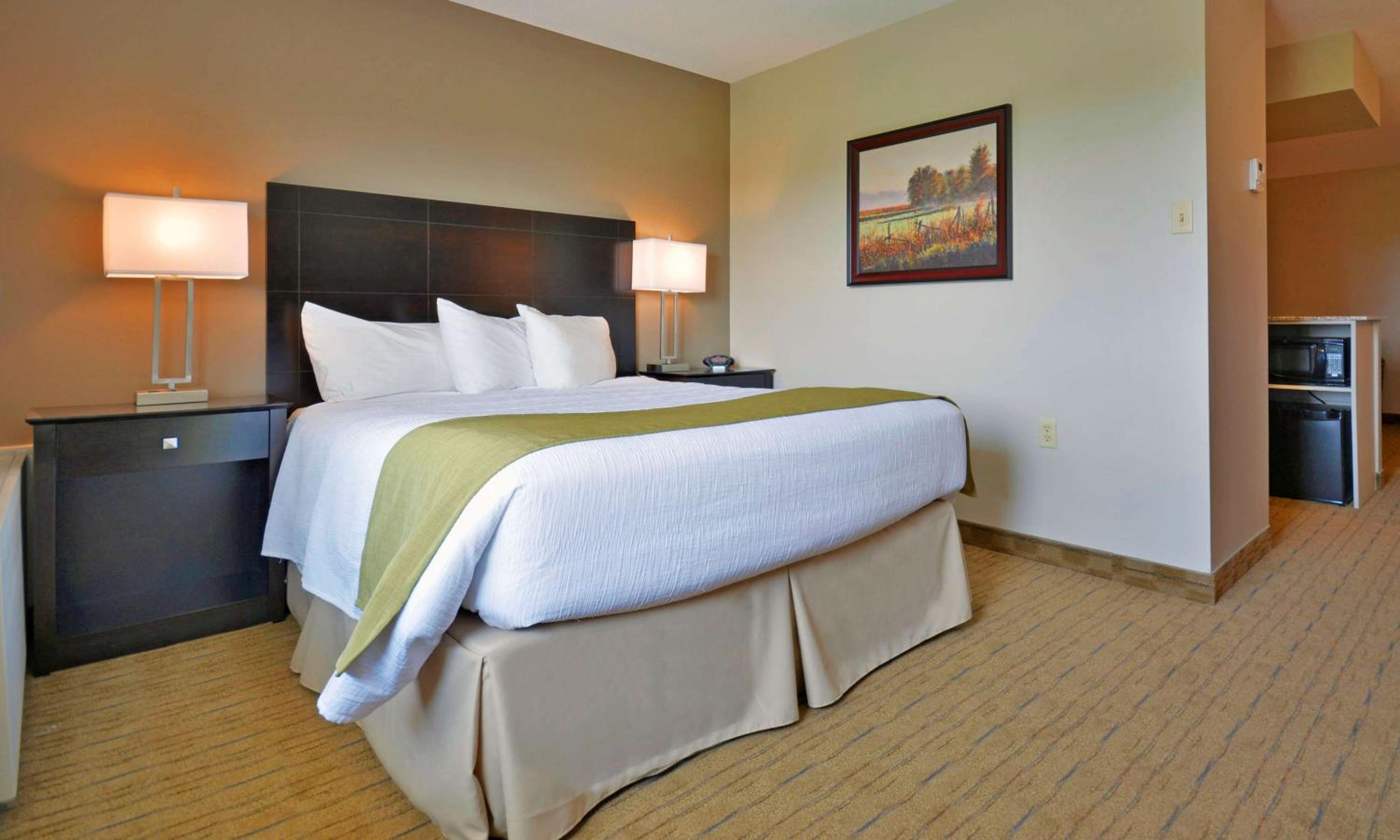 Queen Mini Suite with Sofa Bed - Non-Smoking