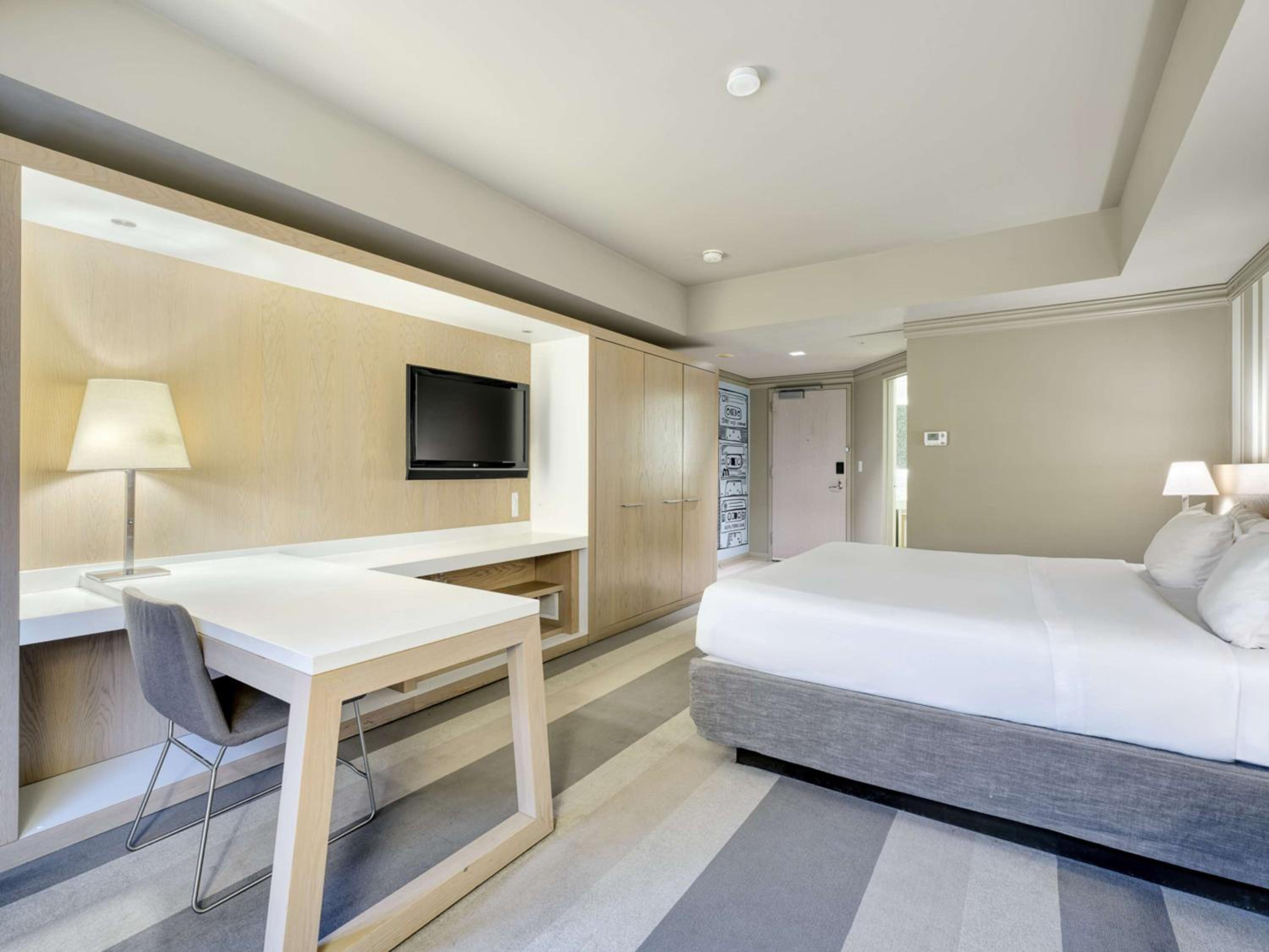 Premium King Room - Non-Smoking